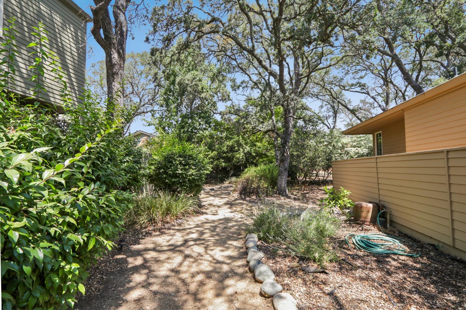 Detail Gallery Image 62 of 80 For 4711 Tree Shadow Pl, Fair Oaks,  CA 95628 - 3 Beds | 2/1 Baths