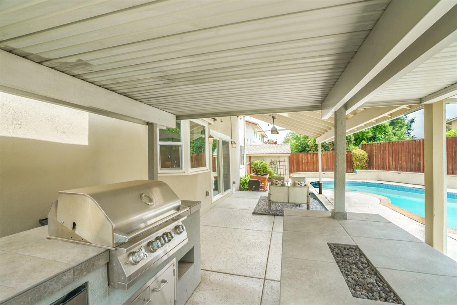 Detail Gallery Image 54 of 71 For 1100 Mcclaren Drive, Carmichael,  CA 95608 - 4 Beds | 2/1 Baths