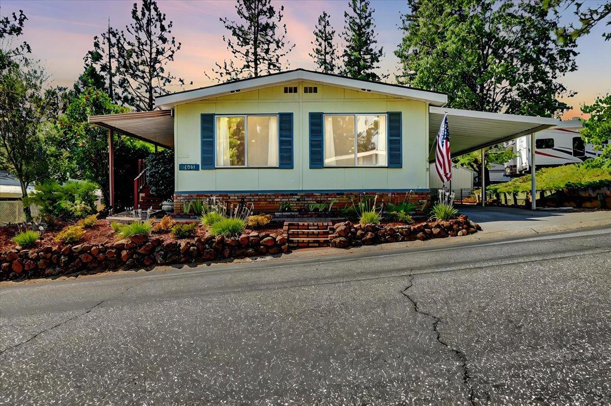 Detail Gallery Image 1 of 1 For 10099 Hidden Springs Dr, Grass Valley,  CA 95949 - 2 Beds | 2 Baths