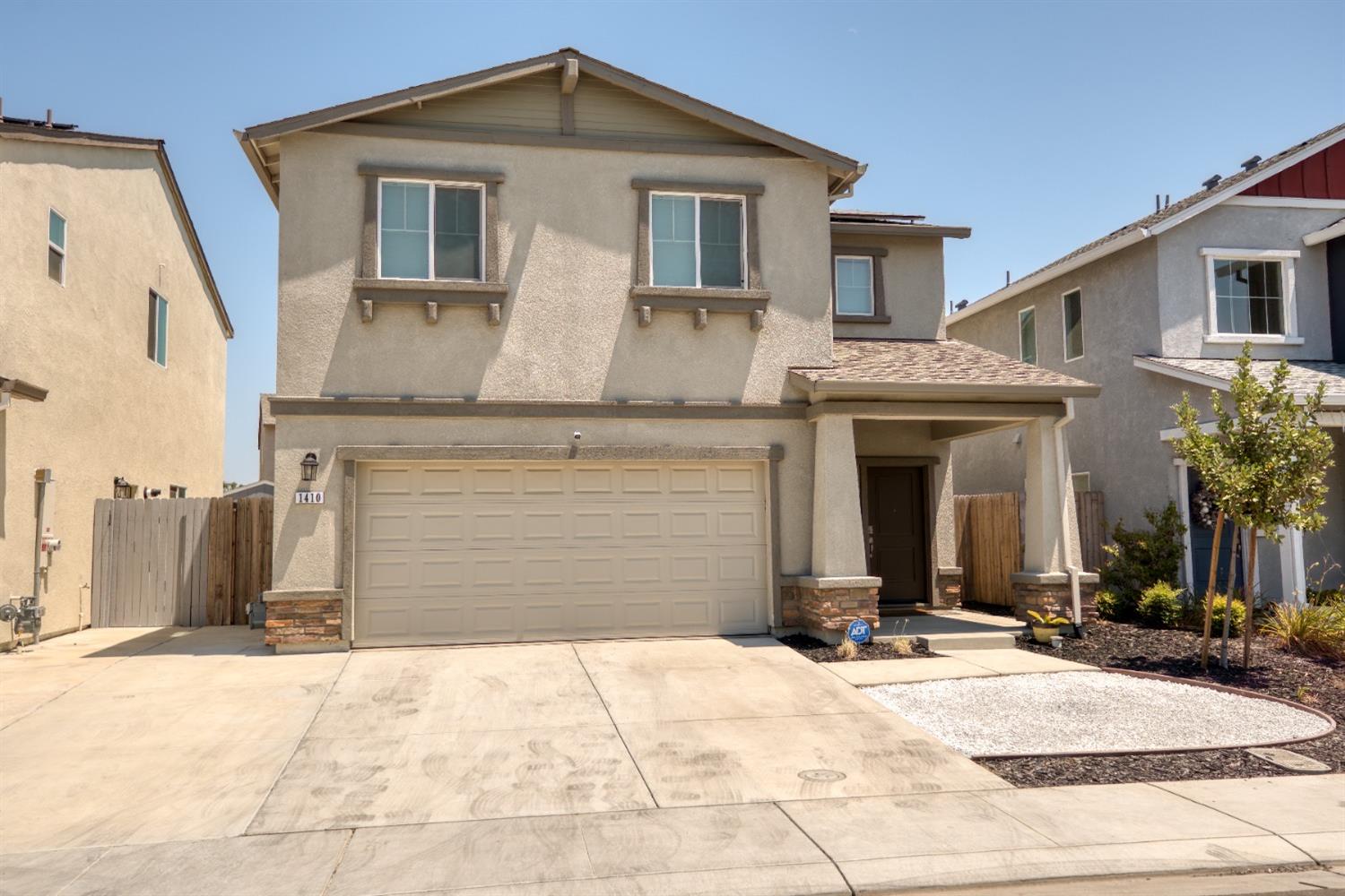 Detail Gallery Image 1 of 48 For 1410 Dorona Ln, Manteca,  CA 95336 - 4 Beds | 2/1 Baths