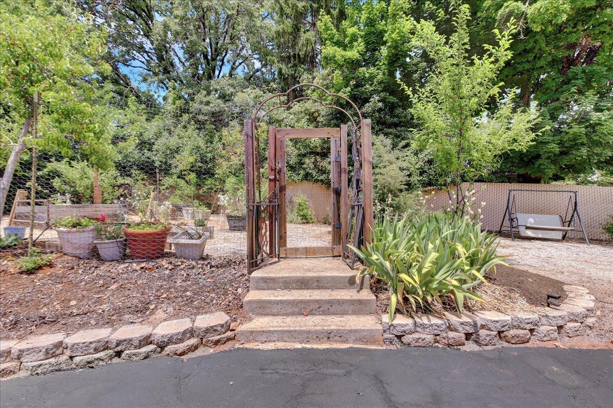10937 Canyon View Dr., Grass Valley, California image 43