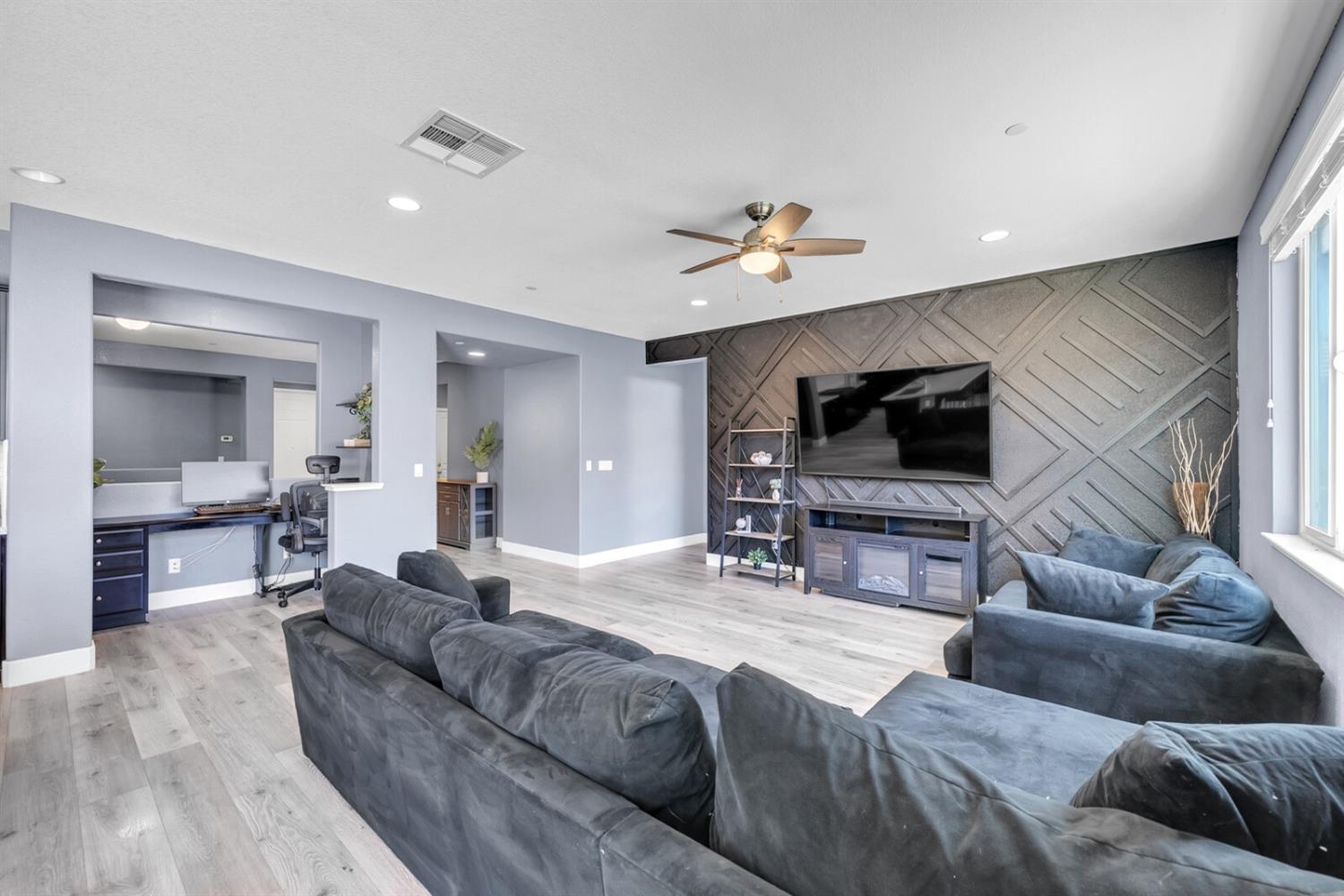 Detail Gallery Image 15 of 50 For 107 Monaco Ct, Lincoln,  CA 95648 - 4 Beds | 2/1 Baths