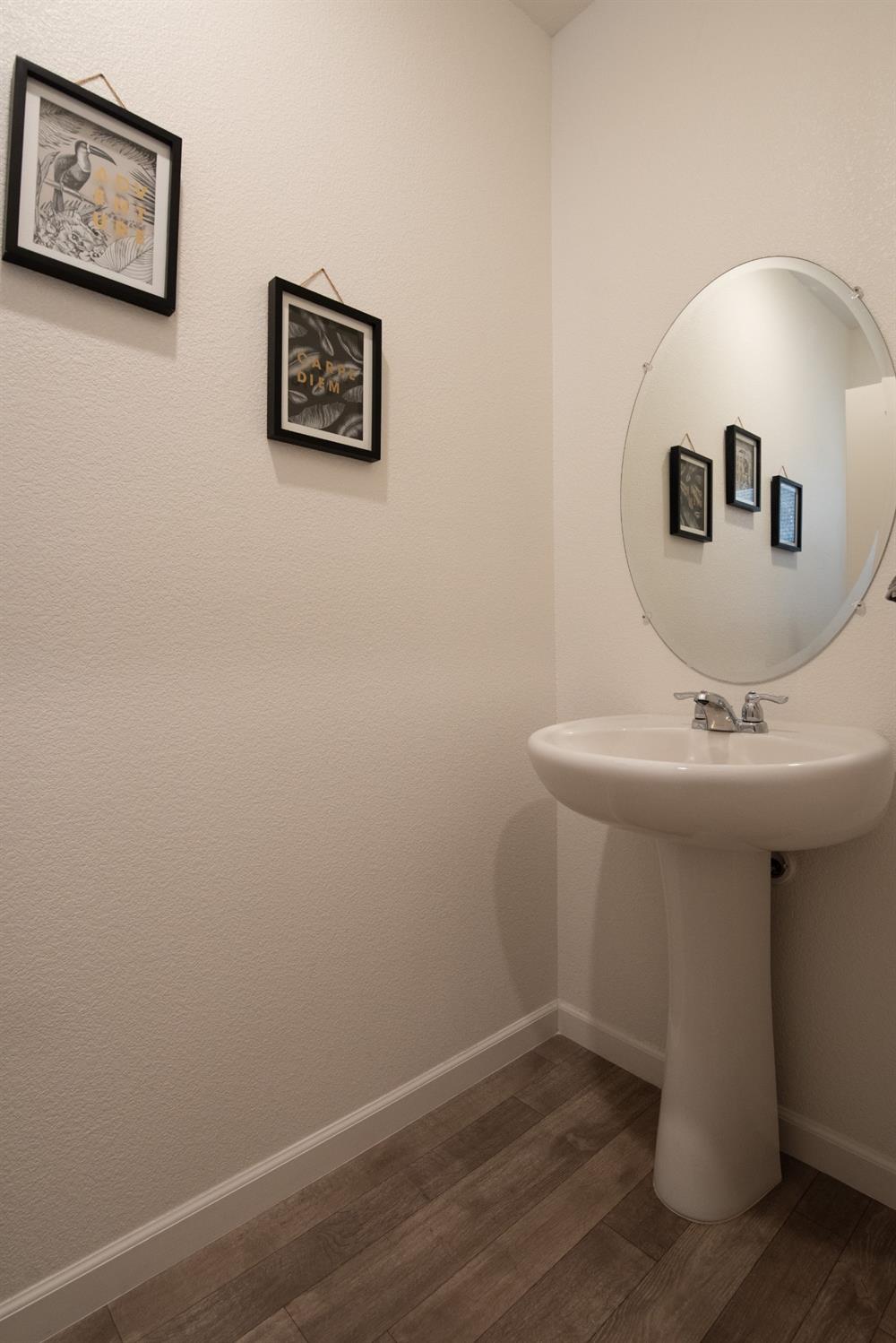 Detail Gallery Image 15 of 48 For 1410 Dorona Ln, Manteca,  CA 95336 - 4 Beds | 2/1 Baths