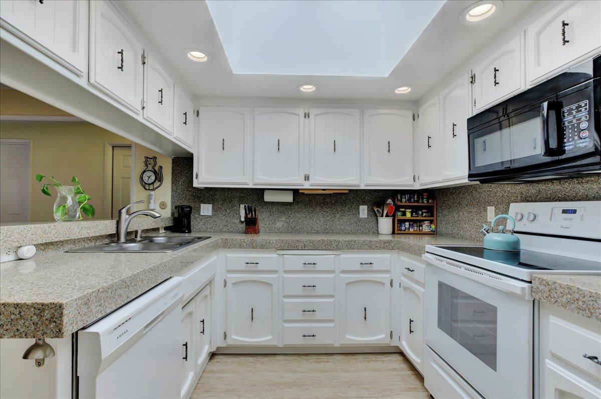 10937 Canyon View Dr., Grass Valley, California image 3