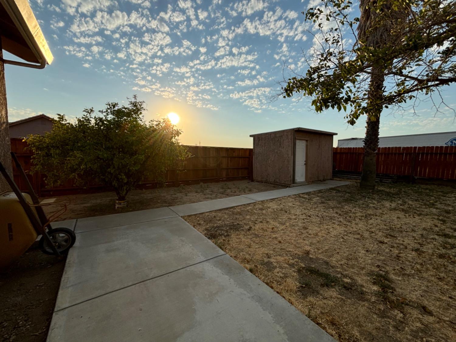 Detail Gallery Image 13 of 17 For 1222 Laurelwood Dr, Los Banos,  CA 93635 - 3 Beds | 2 Baths