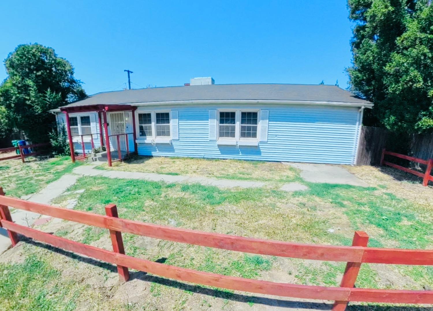 Detail Gallery Image 3 of 35 For 1001 Juniper Ave, Atwater,  CA 95301 - 3 Beds | 2 Baths