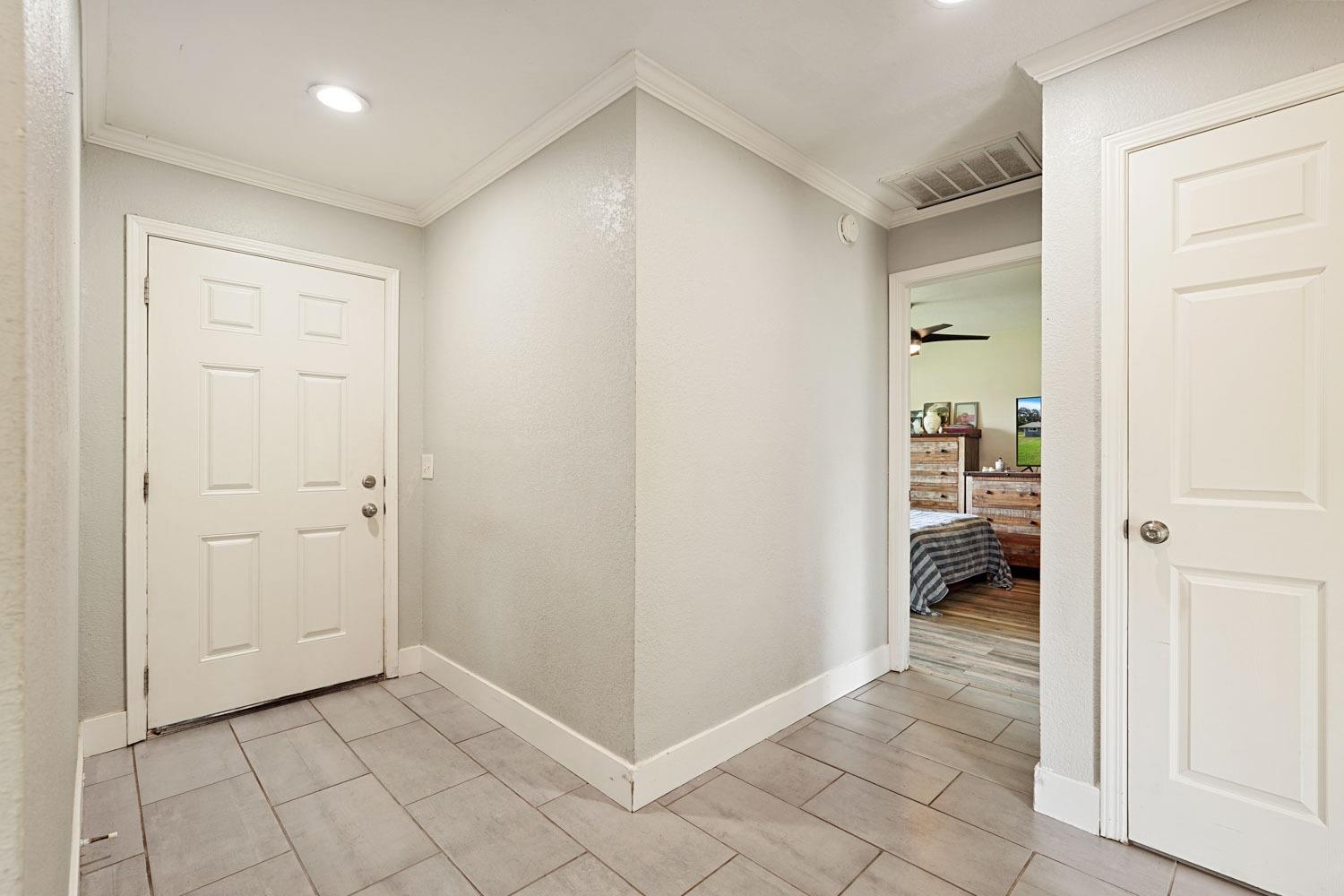 Detail Gallery Image 9 of 81 For 10865 Wilton Rd, Elk Grove,  CA 95624 - 2 Beds | 2 Baths