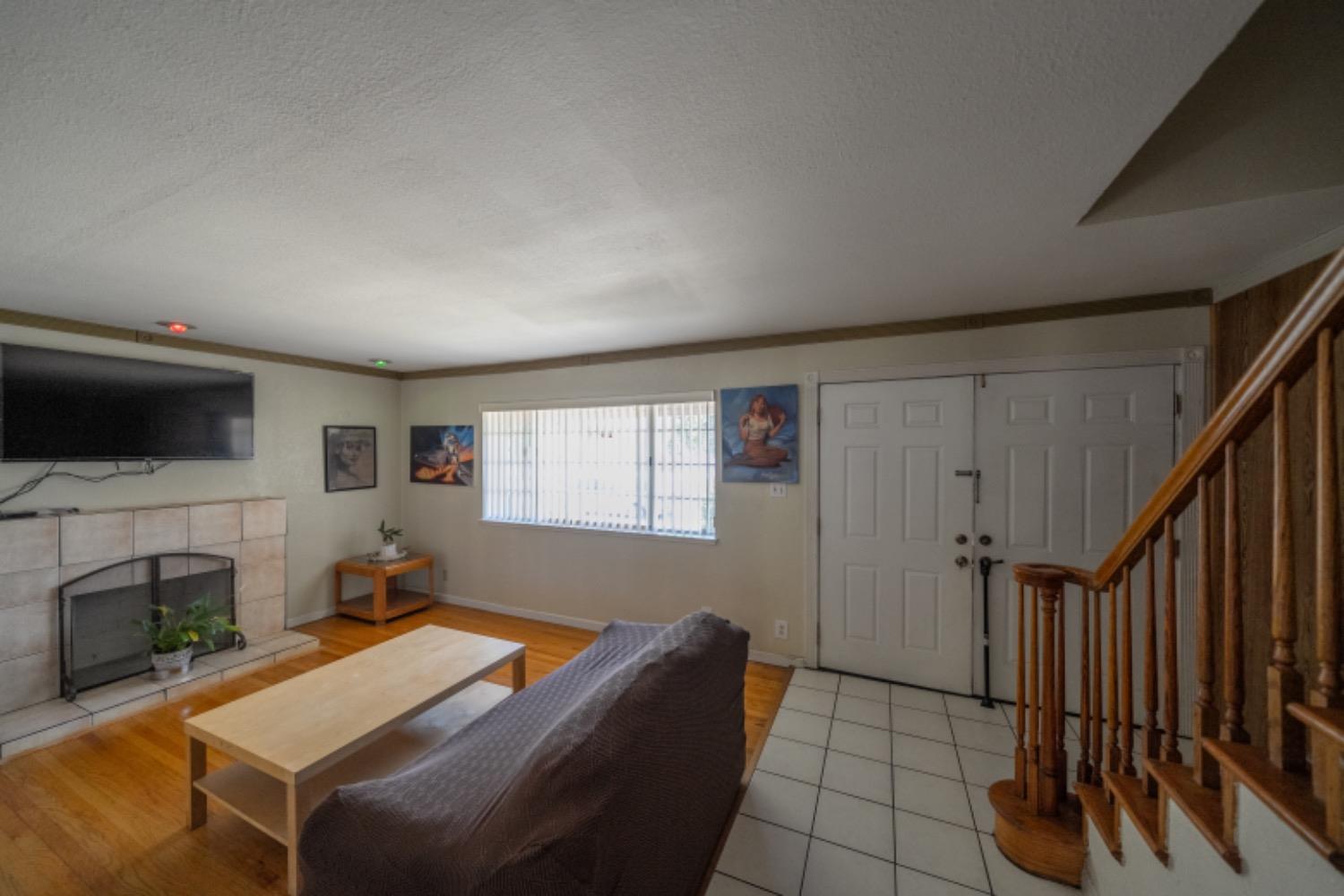 Detail Gallery Image 3 of 31 For 2076 N Morrill Ave, San Jose,  CA 95132 - 5 Beds | 2/1 Baths