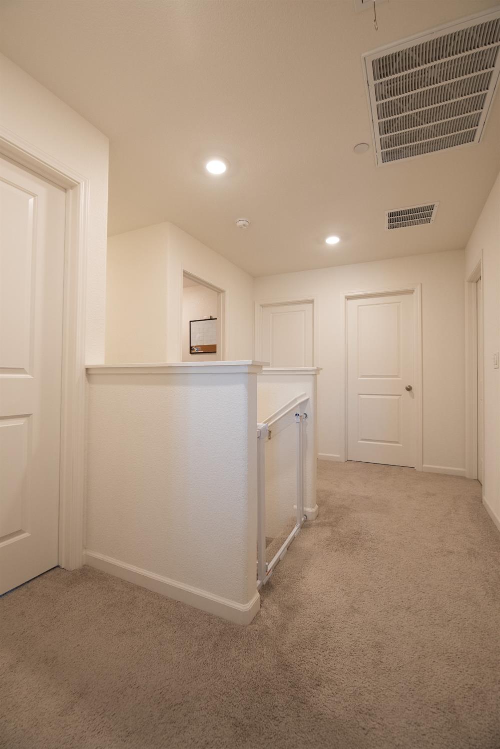 Detail Gallery Image 17 of 48 For 1410 Dorona Ln, Manteca,  CA 95336 - 4 Beds | 2/1 Baths