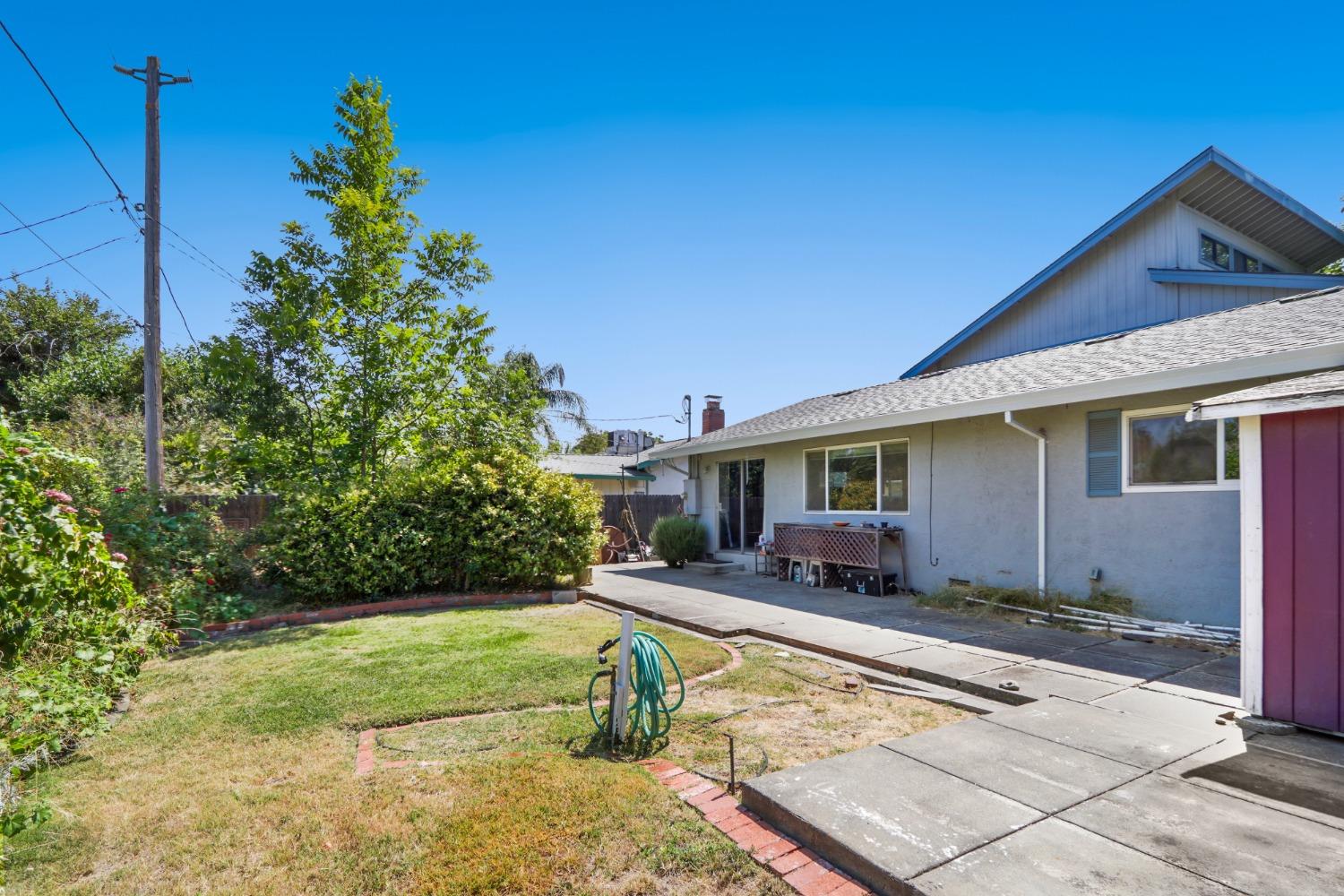 Detail Gallery Image 14 of 40 For 1320 Locust Pl, Davis,  CA 95618 - 5 Beds | 5 Baths