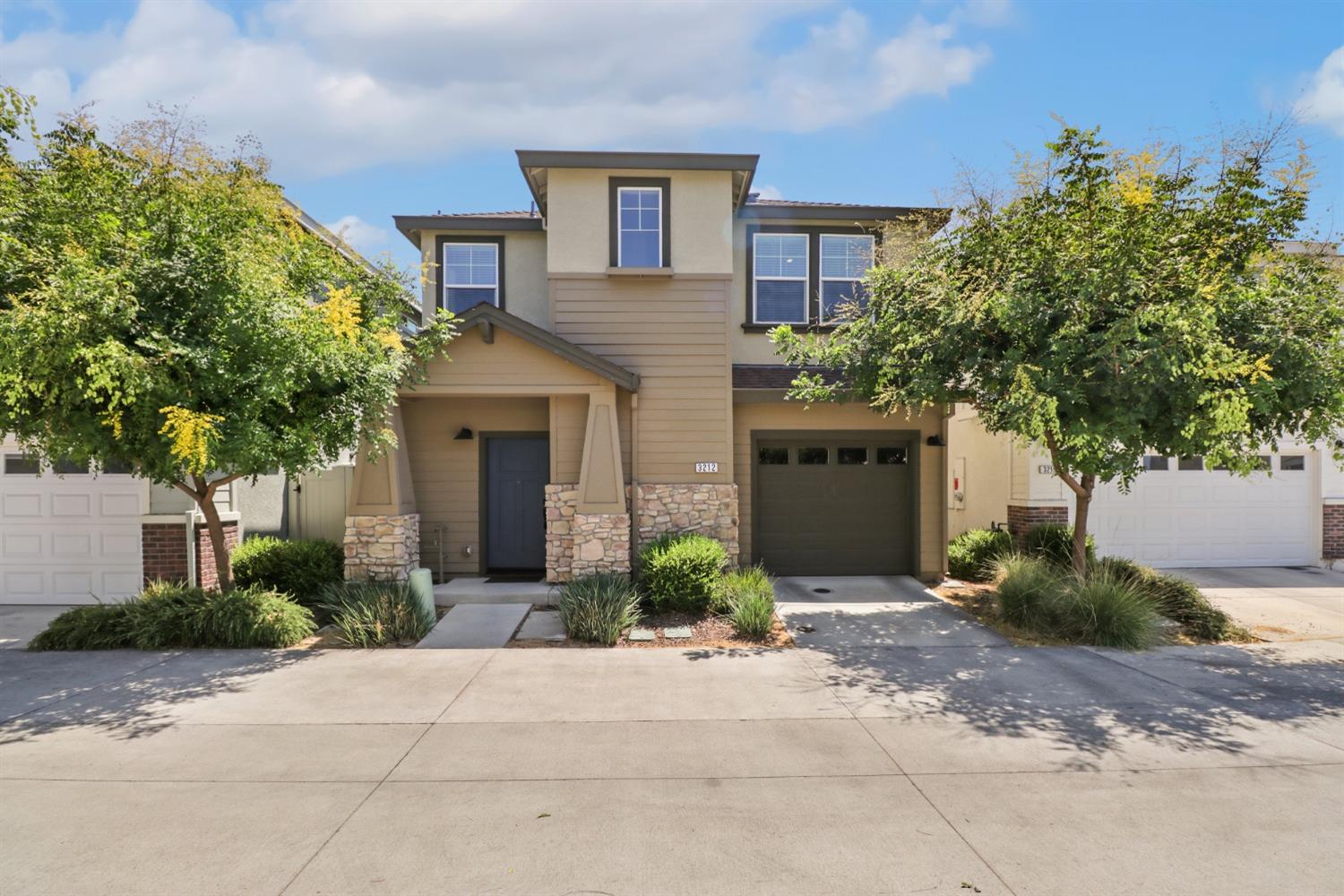 Detail Gallery Image 1 of 1 For 3212 Sher Ct, Sacramento,  CA 95820 - 2 Beds | 2/1 Baths