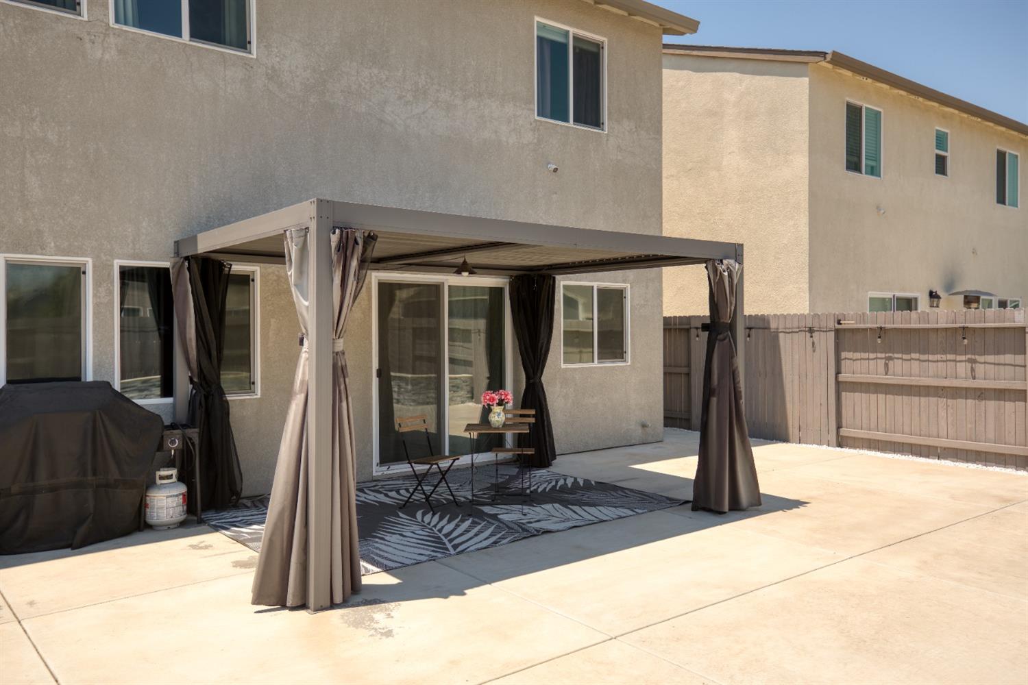 Detail Gallery Image 40 of 48 For 1410 Dorona Ln, Manteca,  CA 95336 - 4 Beds | 2/1 Baths