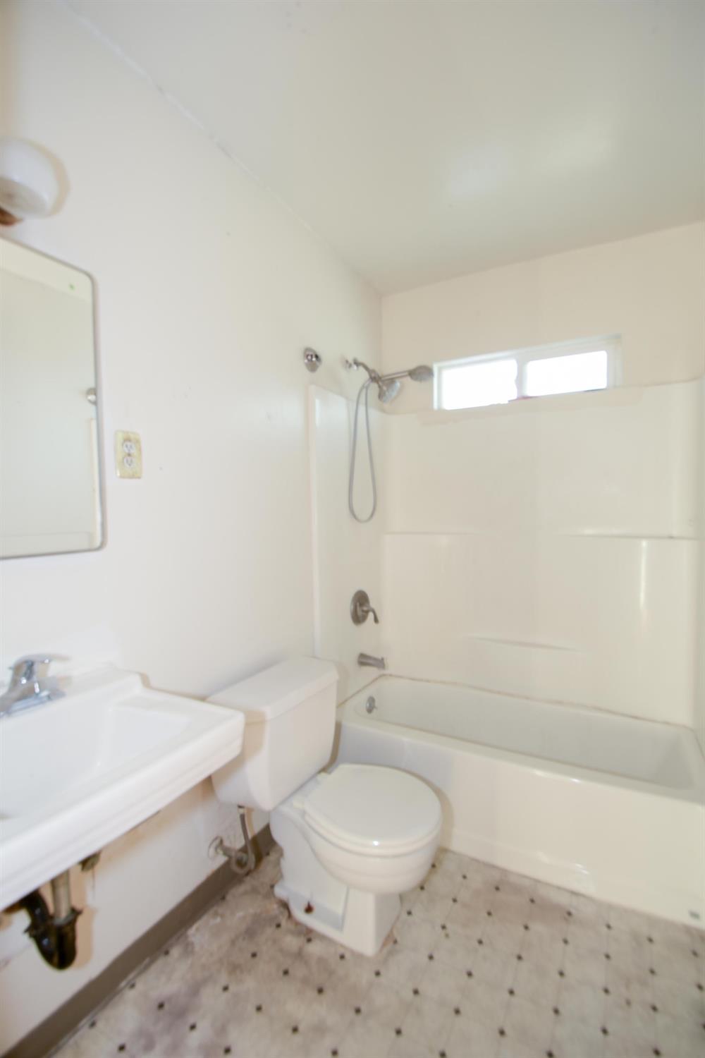 Detail Gallery Image 12 of 26 For 173 N Santa Rita St, Los Banos,  CA 93635 - – Beds | – Baths