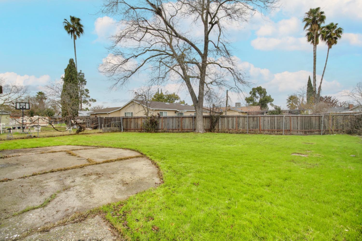 Detail Gallery Image 15 of 15 For 7585 Twilight Dr, Sacramento,  CA 95822 - 4 Beds | 2 Baths