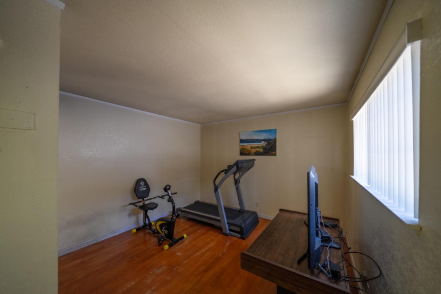 Detail Gallery Image 5 of 31 For 2076 N Morrill Ave, San Jose,  CA 95132 - 5 Beds | 2/1 Baths