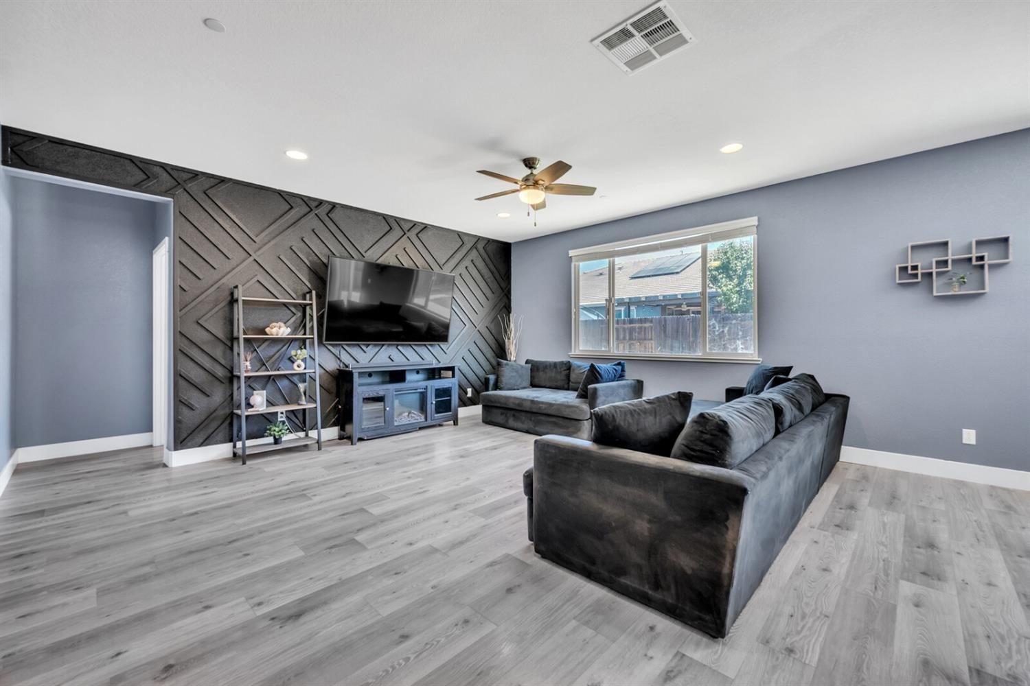 Detail Gallery Image 13 of 50 For 107 Monaco Ct, Lincoln,  CA 95648 - 4 Beds | 2/1 Baths