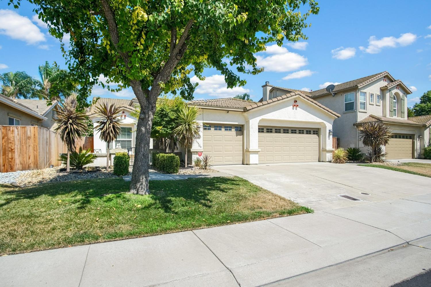 Detail Gallery Image 1 of 26 For 5758 Westchester Cir, Stockton,  CA 95219 - 3 Beds | 2 Baths