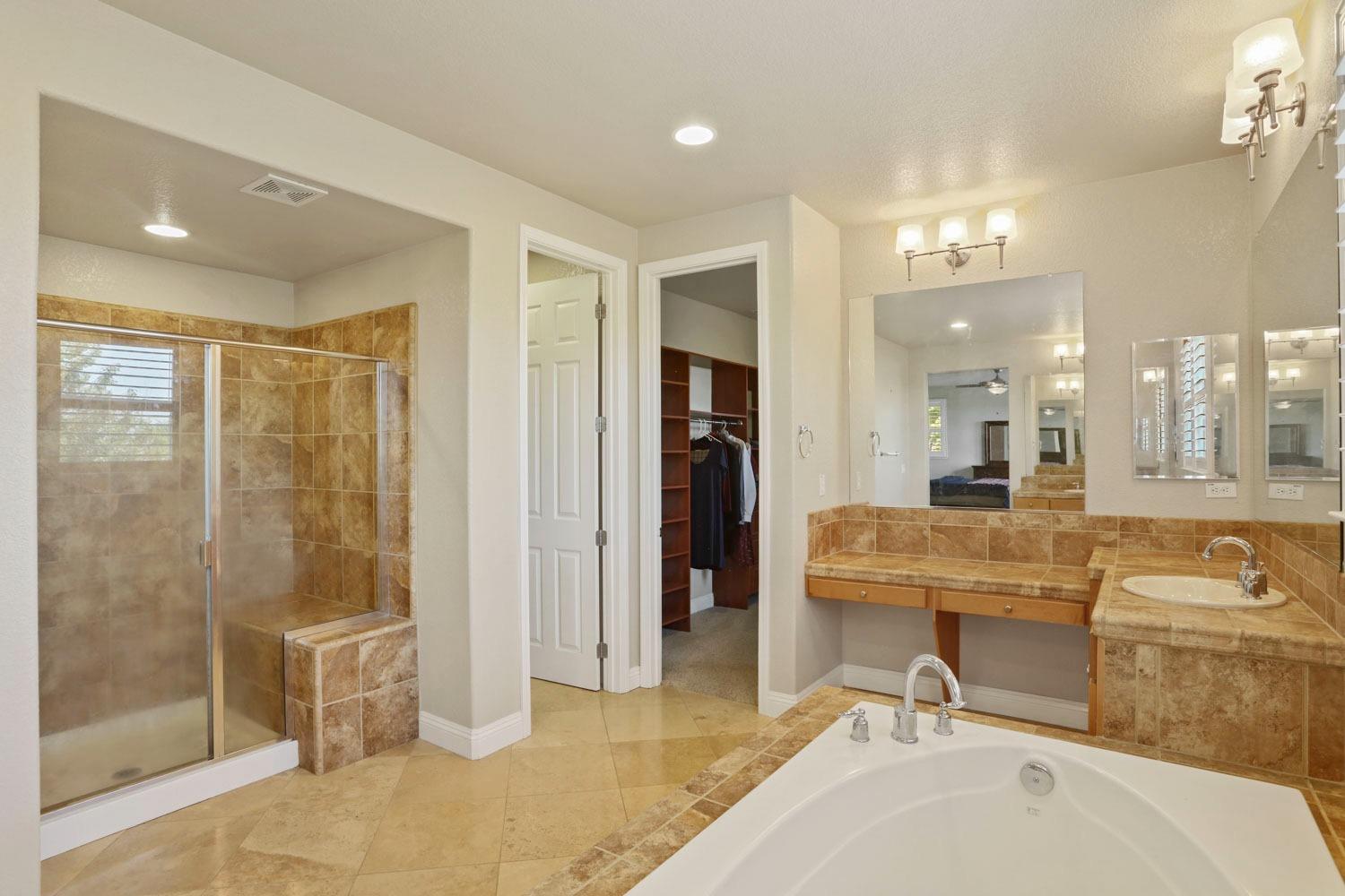 Detail Gallery Image 43 of 72 For 925 Farm House Ct, Rocklin,  CA 95765 - 5 Beds | 4/1 Baths