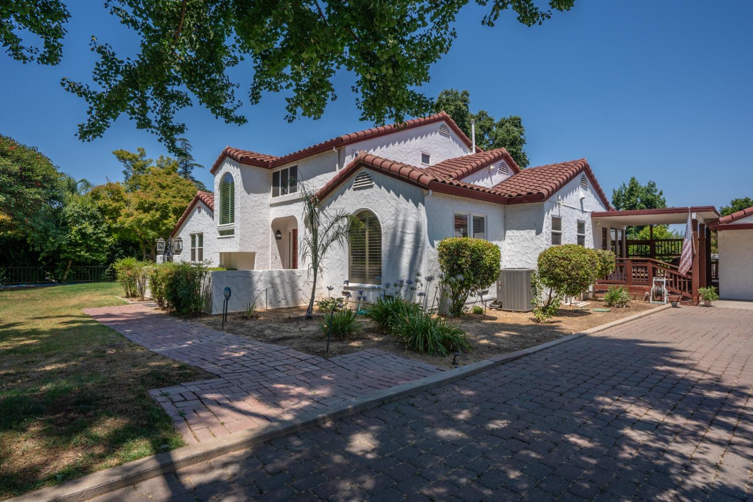 Detail Gallery Image 7 of 76 For 375 W North Bear Creek Drive, Merced,  CA 95348 - 3 Beds | 3 Baths