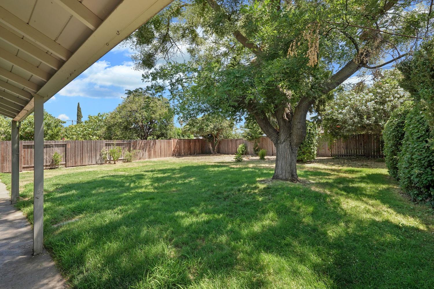 Detail Gallery Image 11 of 34 For 910 York St, Lodi,  CA 95240 - 3 Beds | 2 Baths