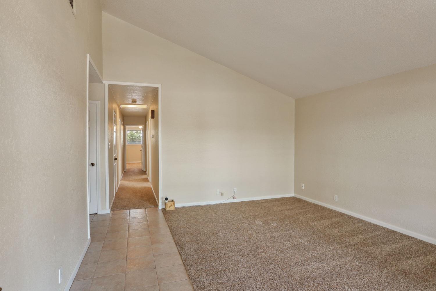 Detail Gallery Image 5 of 37 For 733 Sonora Ave, Manteca,  CA 95337 - 3 Beds | 2 Baths