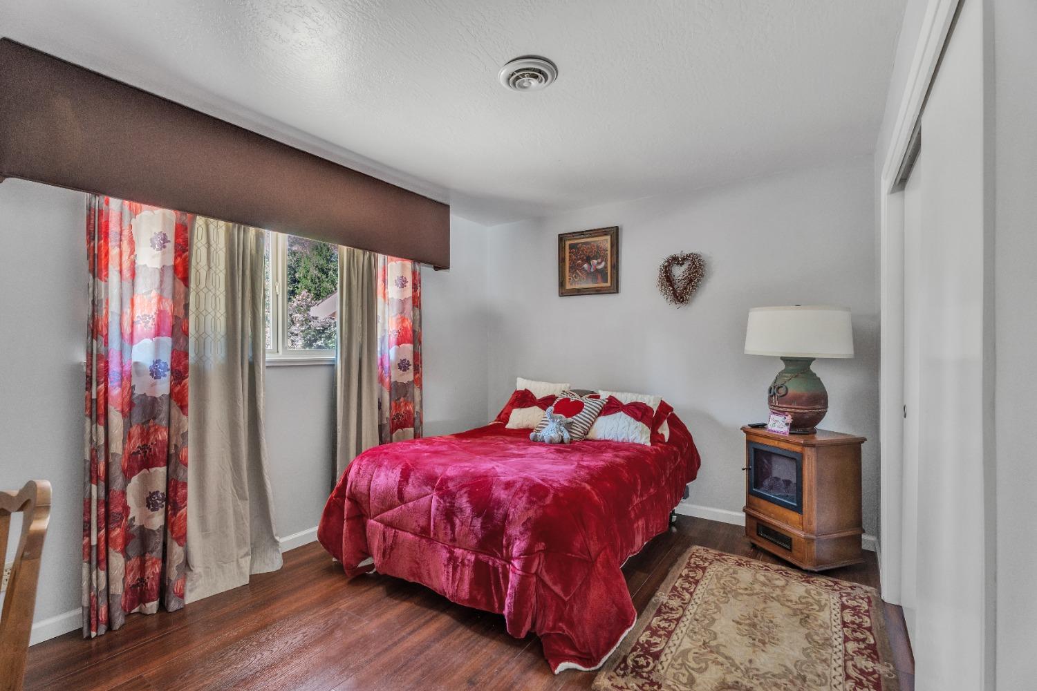 Detail Gallery Image 5 of 40 For 16542 Cedar Heights Dr, Pioneer,  CA 95666 - 2 Beds | 2 Baths