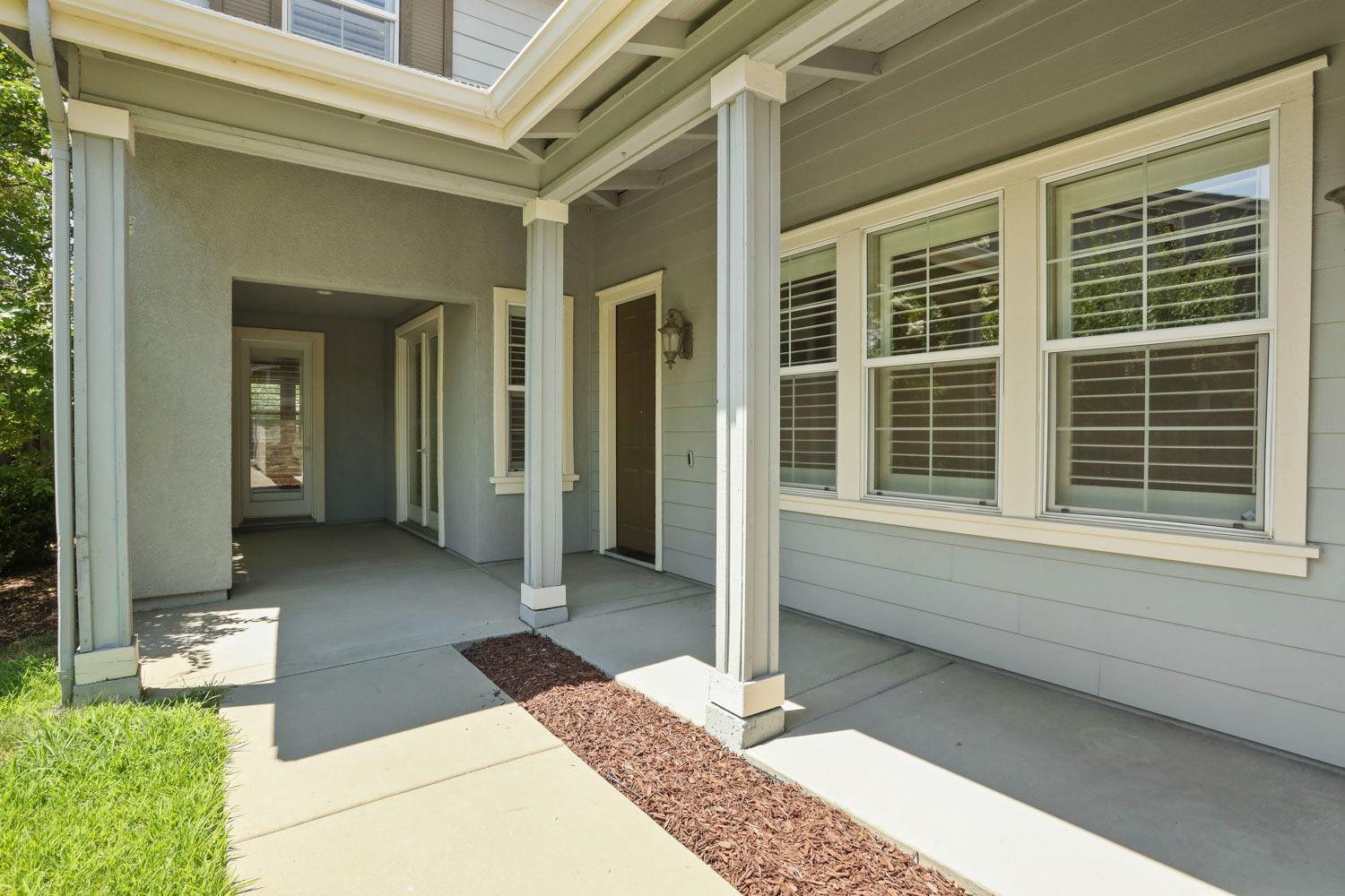 Detail Gallery Image 5 of 72 For 925 Farm House Ct, Rocklin,  CA 95765 - 5 Beds | 4/1 Baths