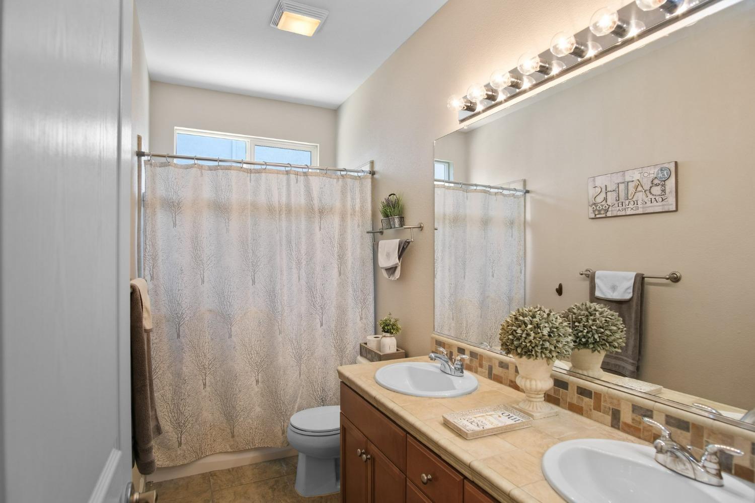 Detail Gallery Image 21 of 26 For 5758 Westchester Cir, Stockton,  CA 95219 - 3 Beds | 2 Baths