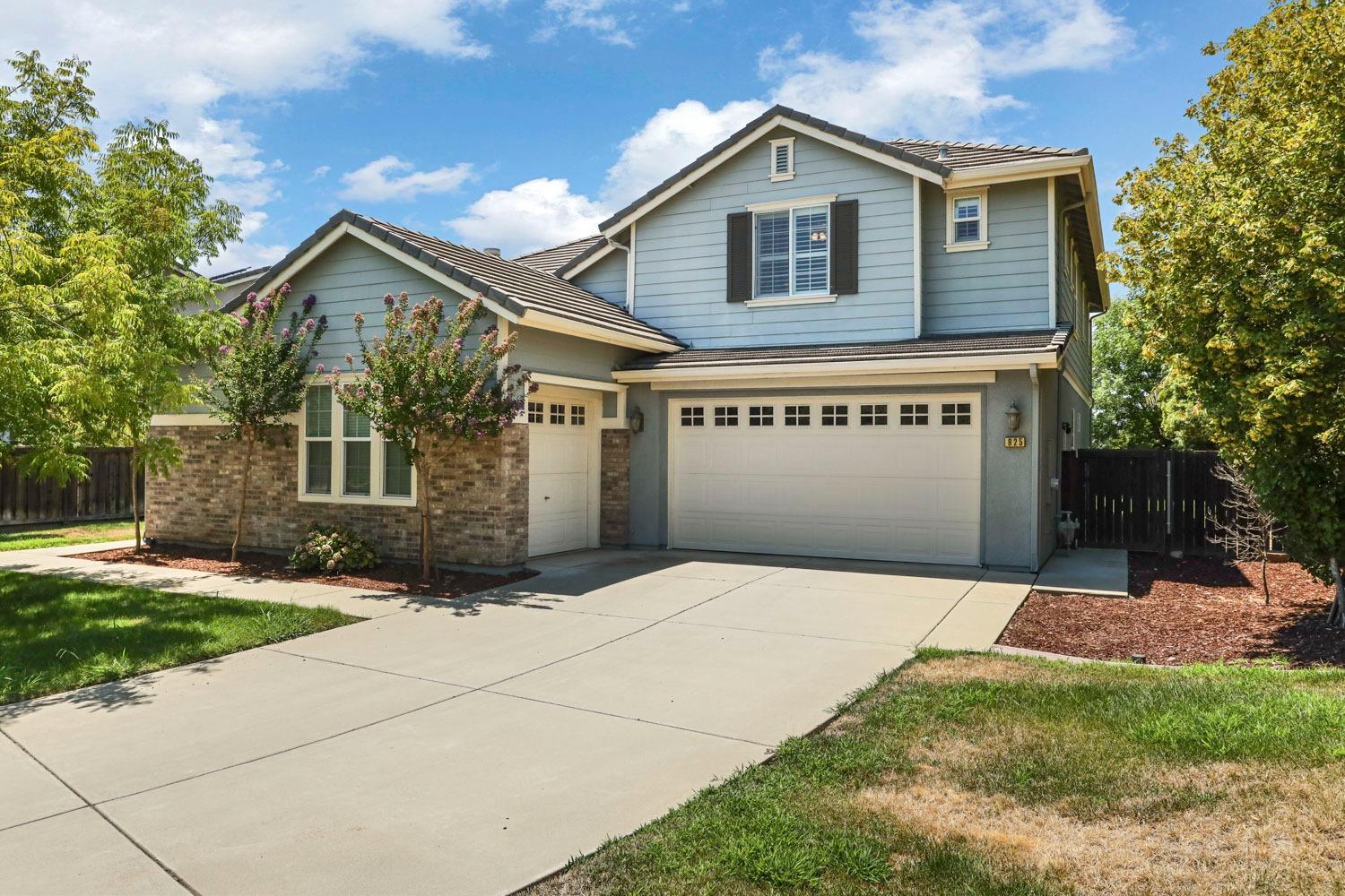 Detail Gallery Image 1 of 72 For 925 Farm House Ct, Rocklin,  CA 95765 - 5 Beds | 4/1 Baths