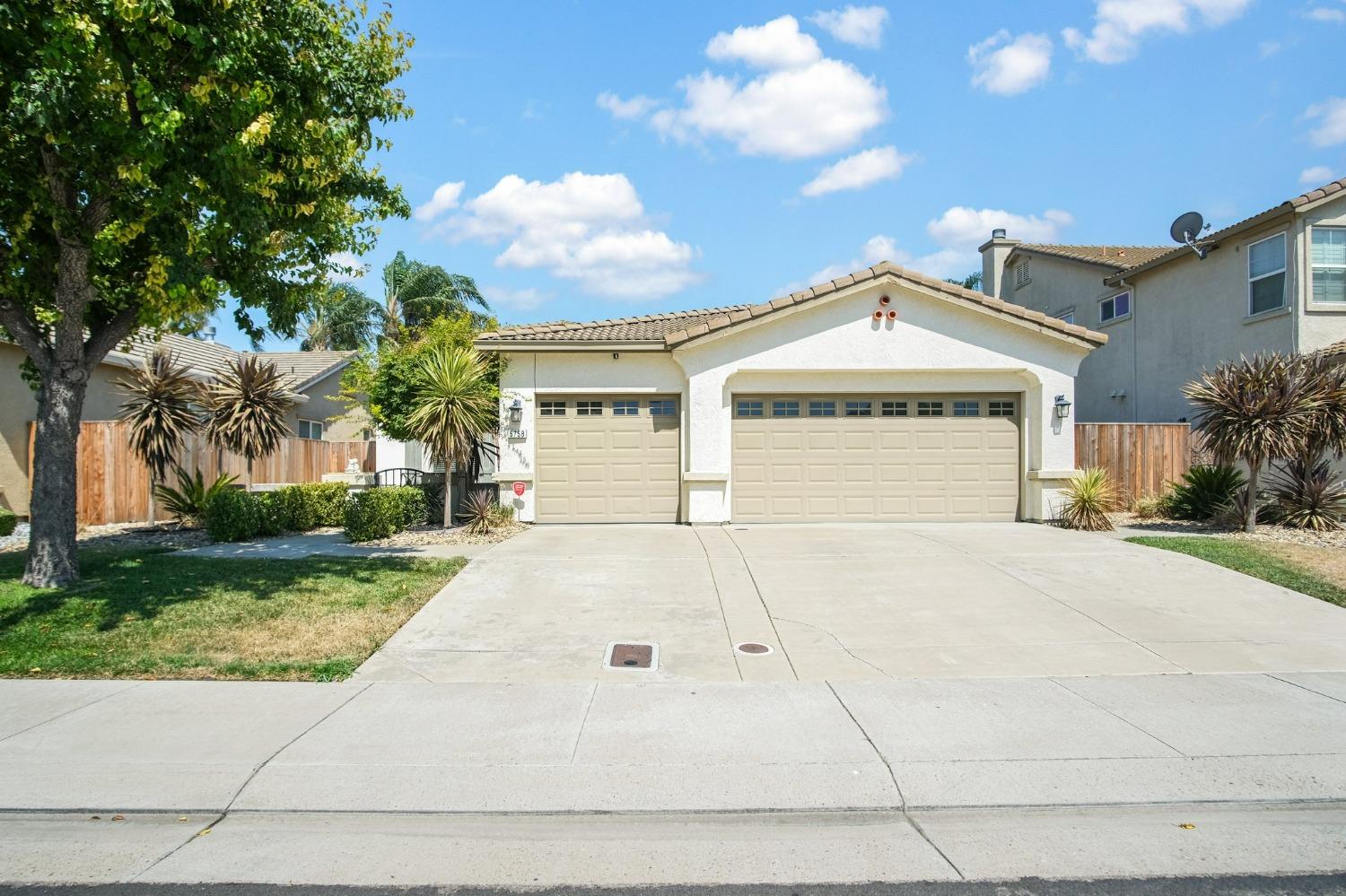 Detail Gallery Image 2 of 26 For 5758 Westchester Cir, Stockton,  CA 95219 - 3 Beds | 2 Baths