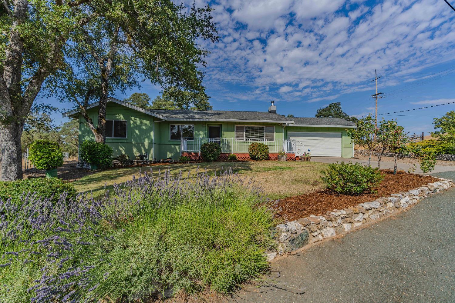 Detail Gallery Image 1 of 1 For 261 Oro Madre Way, Sutter Creek,  CA 95685 - 3 Beds | 2 Baths