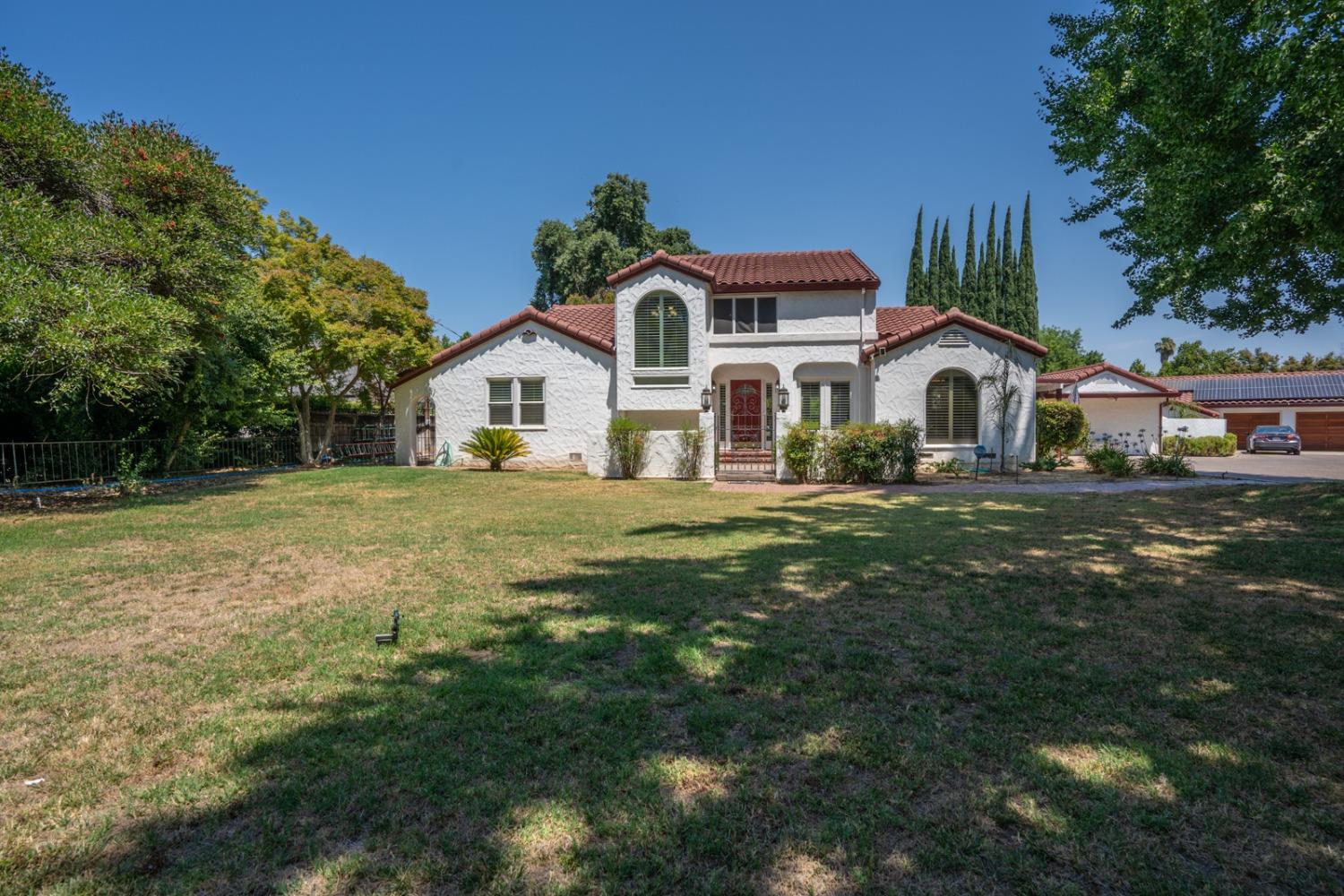 Detail Gallery Image 5 of 76 For 375 W North Bear Creek Drive, Merced,  CA 95348 - 3 Beds | 3 Baths