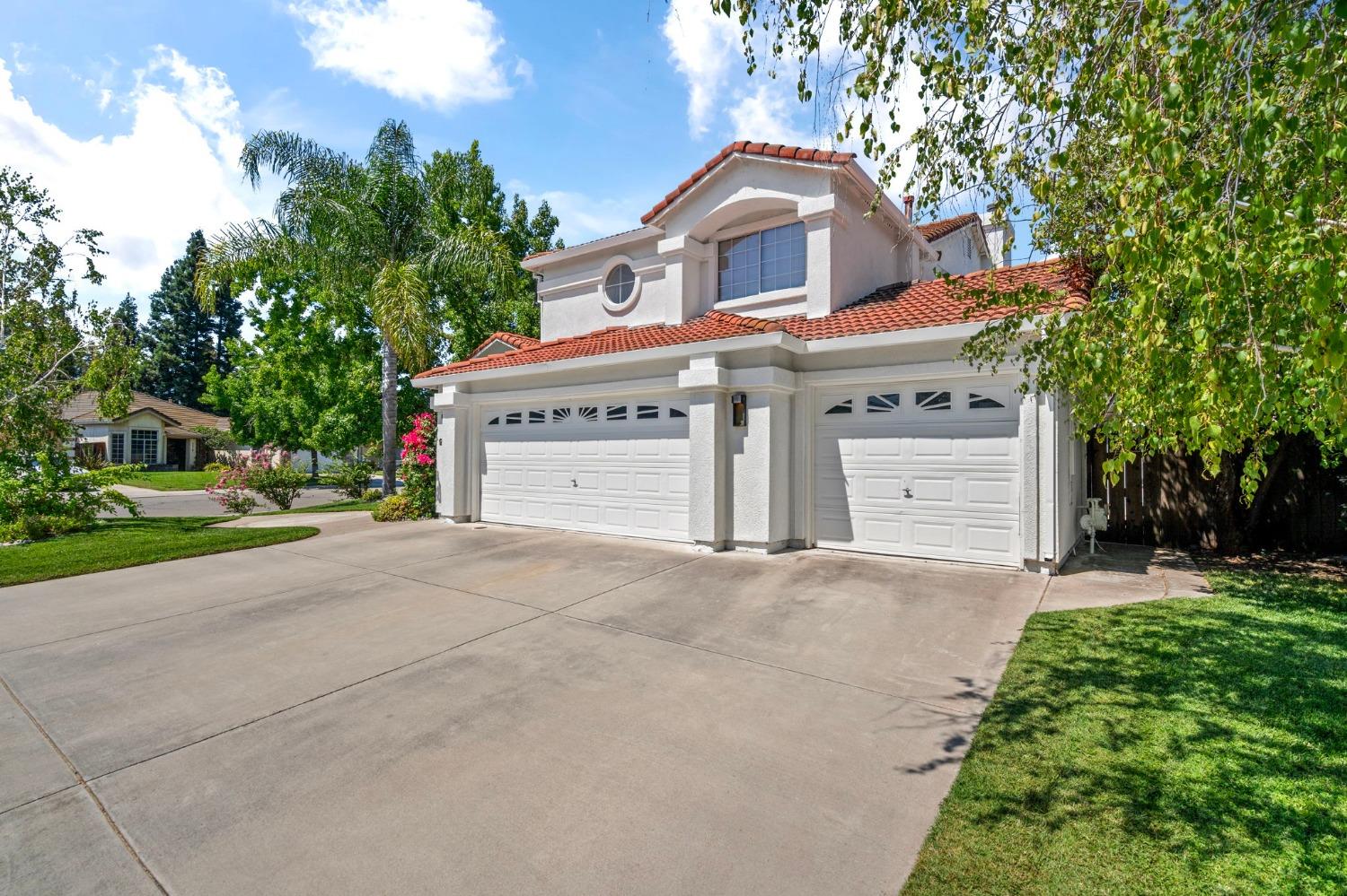 Detail Gallery Image 3 of 38 For 9665 Twin Creeks Ave, Stockton,  CA 95219 - 4 Beds | 3 Baths