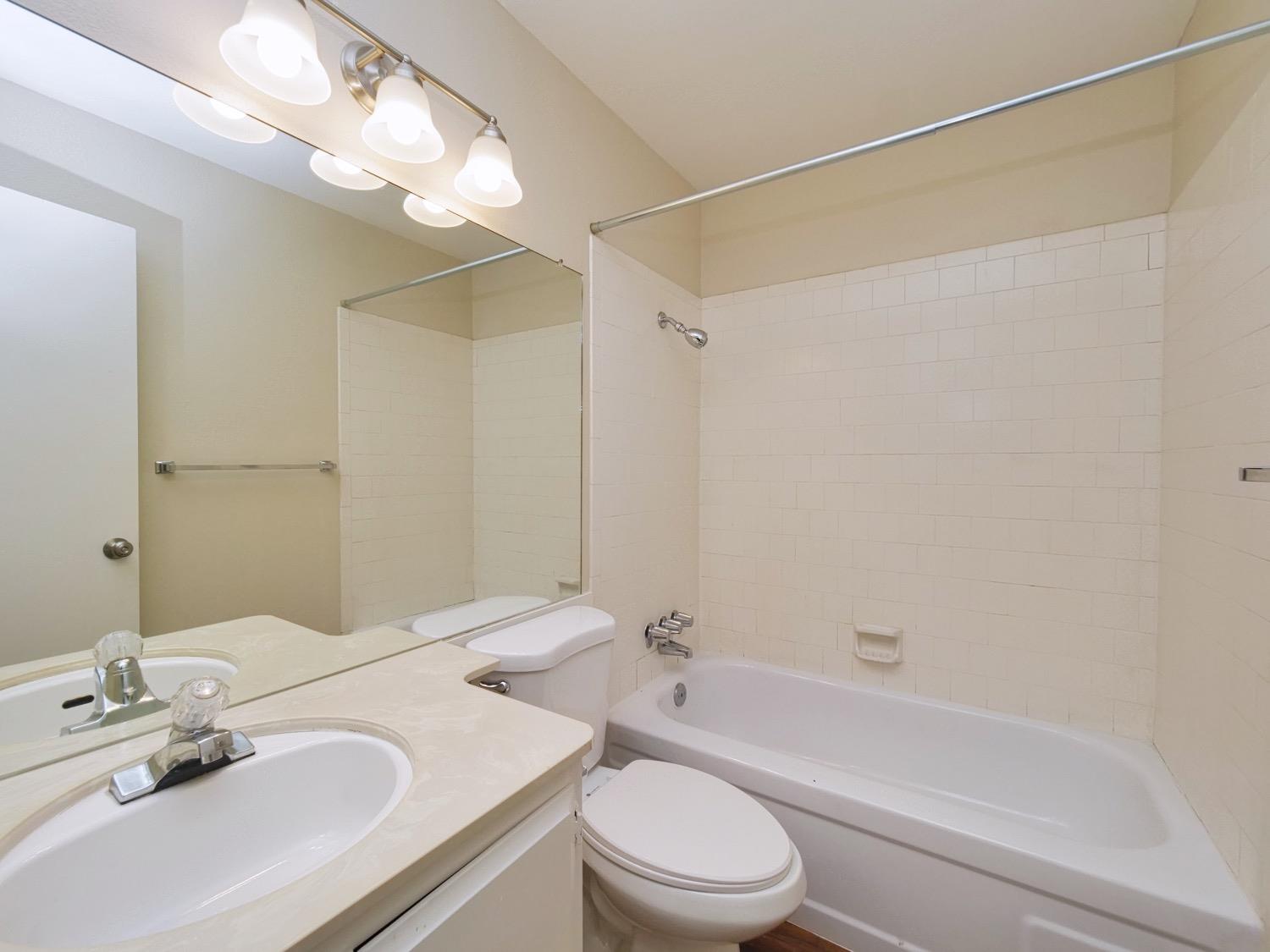 Detail Gallery Image 14 of 22 For 6612 Embarcadero Dr #9,  Stockton,  CA 95219 - 2 Beds | 2 Baths