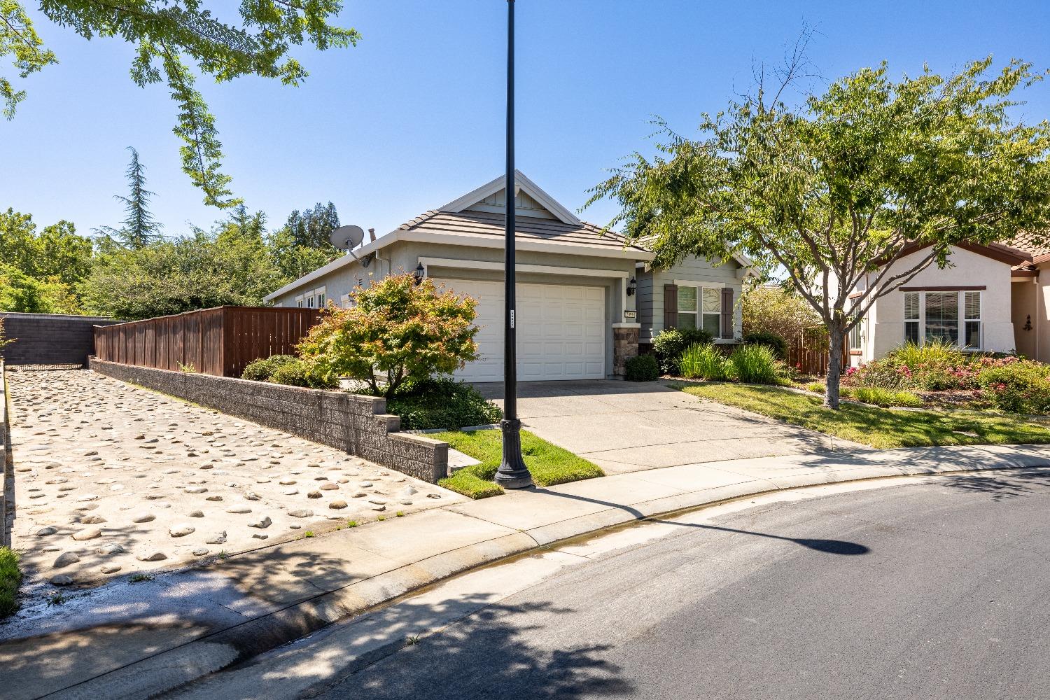 Detail Gallery Image 2 of 32 For 2096 Appersett Loop, Roseville,  CA 95747 - 3 Beds | 2 Baths