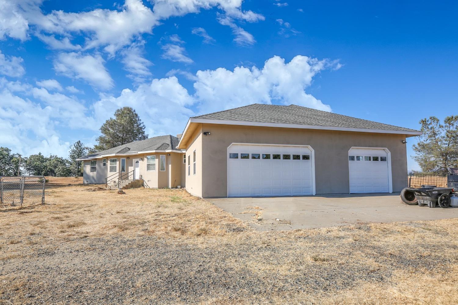 Detail Gallery Image 3 of 53 For 2570 N Mine Rd, Somerset,  CA 95684 - 5 Beds | 4 Baths