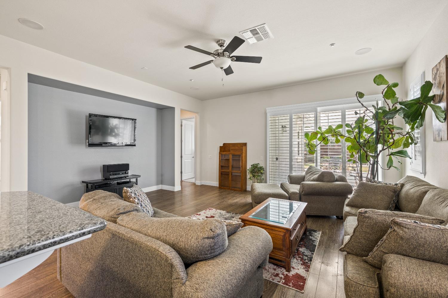 Detail Gallery Image 12 of 32 For 2096 Appersett Loop, Roseville,  CA 95747 - 3 Beds | 2 Baths