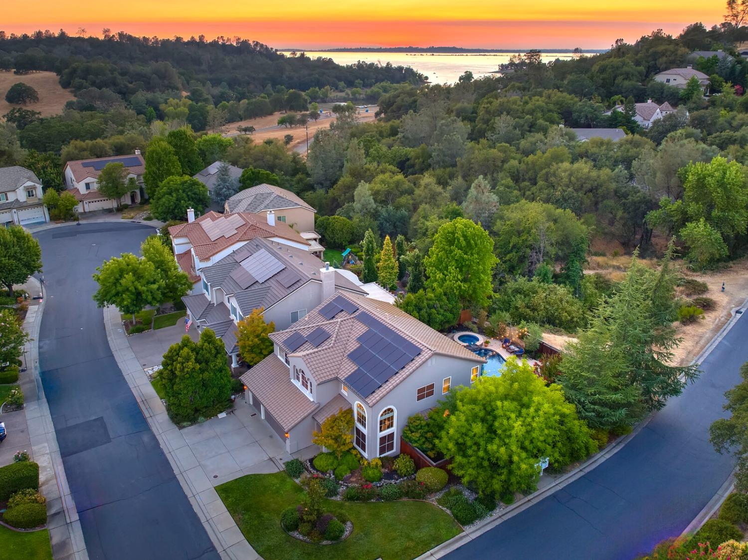 Detail Gallery Image 4 of 32 For 325 Stagestop Ct, El Dorado Hills,  CA 95762 - 5 Beds | 3 Baths