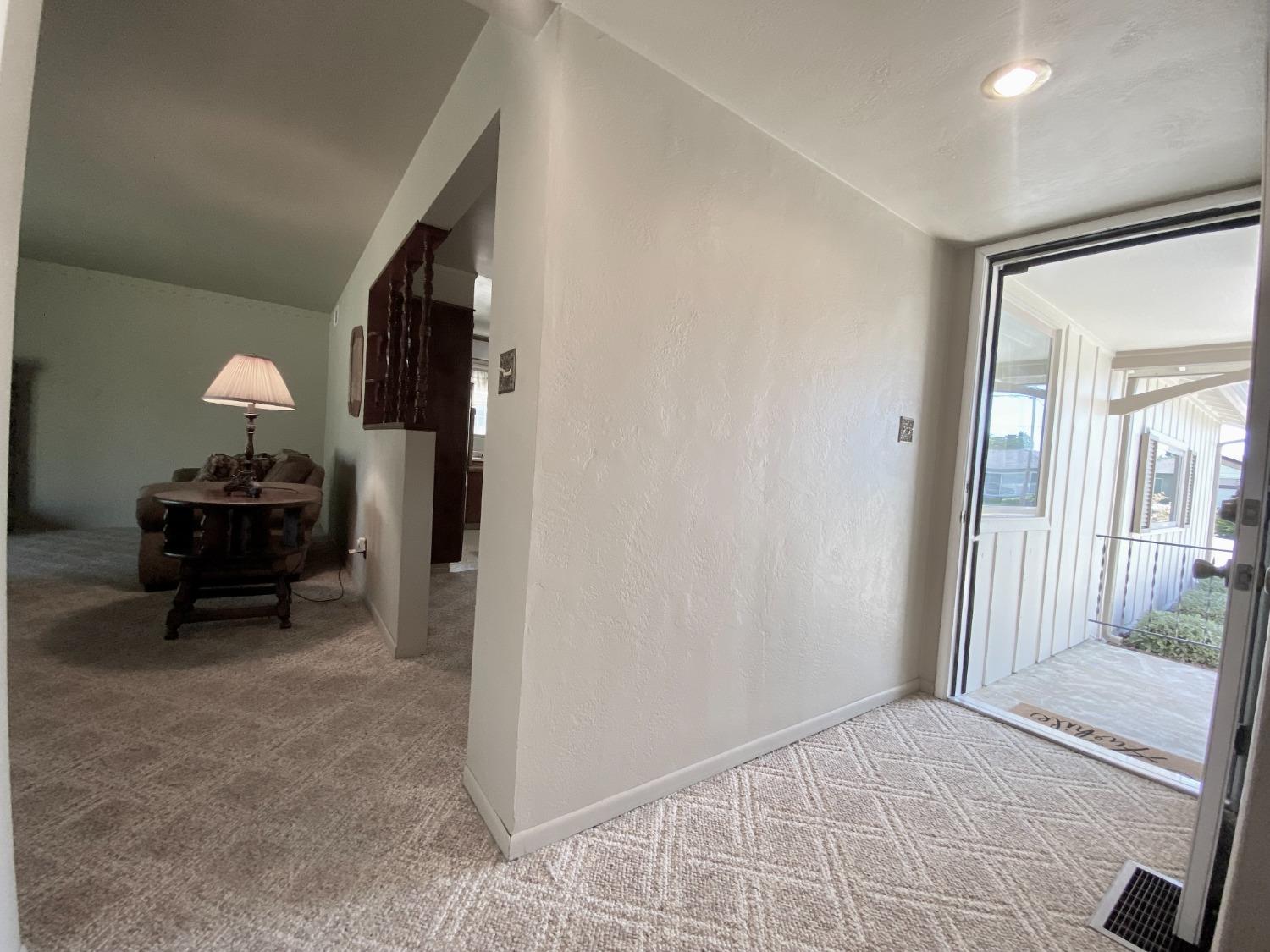 Detail Gallery Image 6 of 23 For 1132 S Orange Ave, Lodi,  CA 95240 - 3 Beds | 1/1 Baths