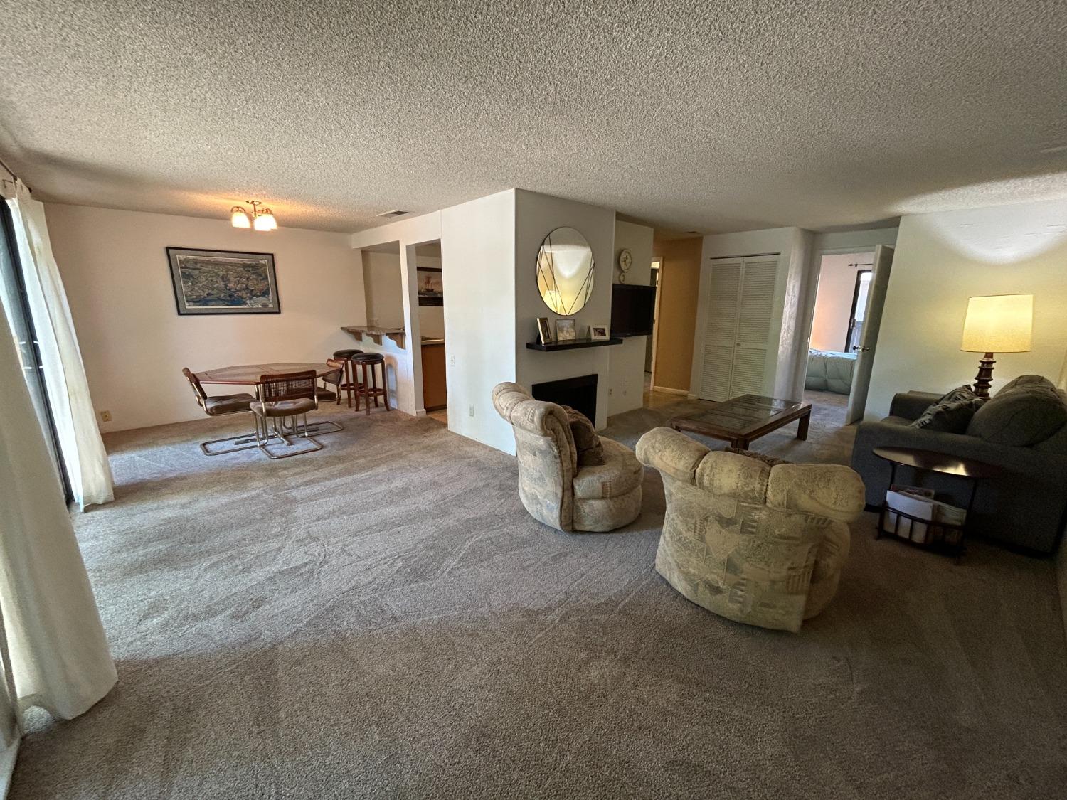 Photo #8: 224077453 Listing 