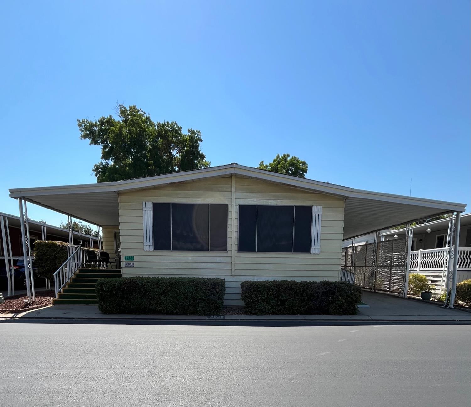 Detail Gallery Image 1 of 3 For 3929 Waimea Ln 283, Modesto,  CA 95355 - 2 Beds | 2 Baths