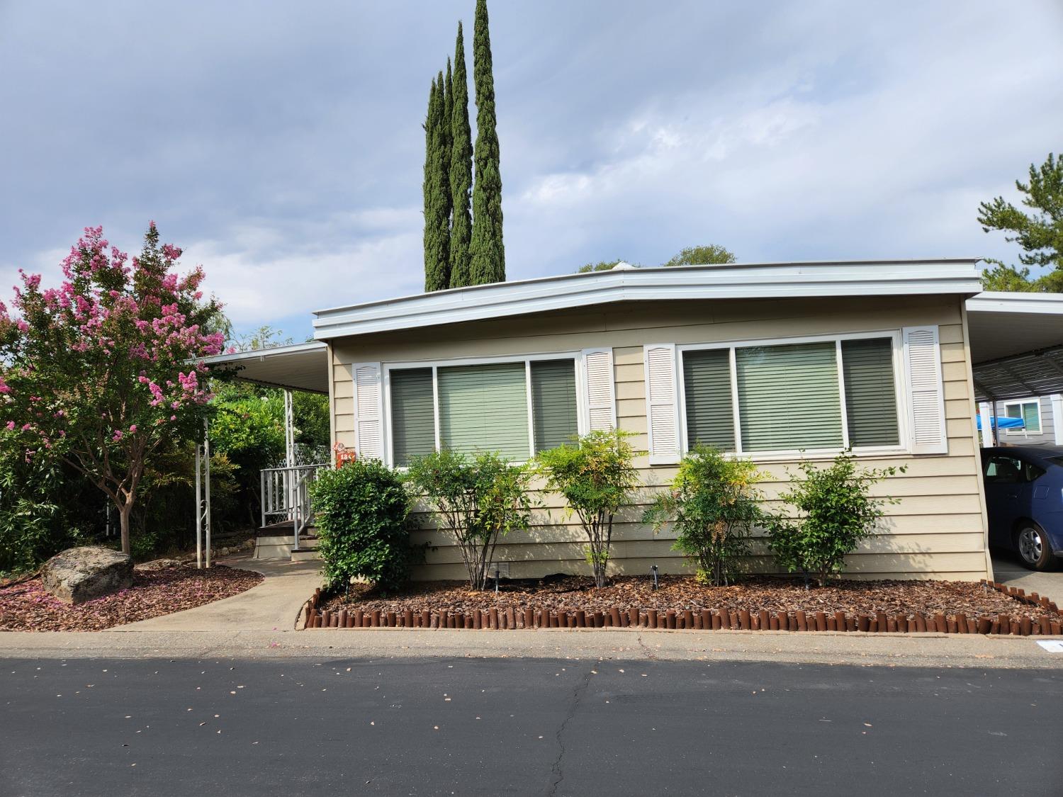 Detail Gallery Image 3 of 66 For 134 Leafwood Way, Folsom,  CA 95630 - 2 Beds | 2 Baths