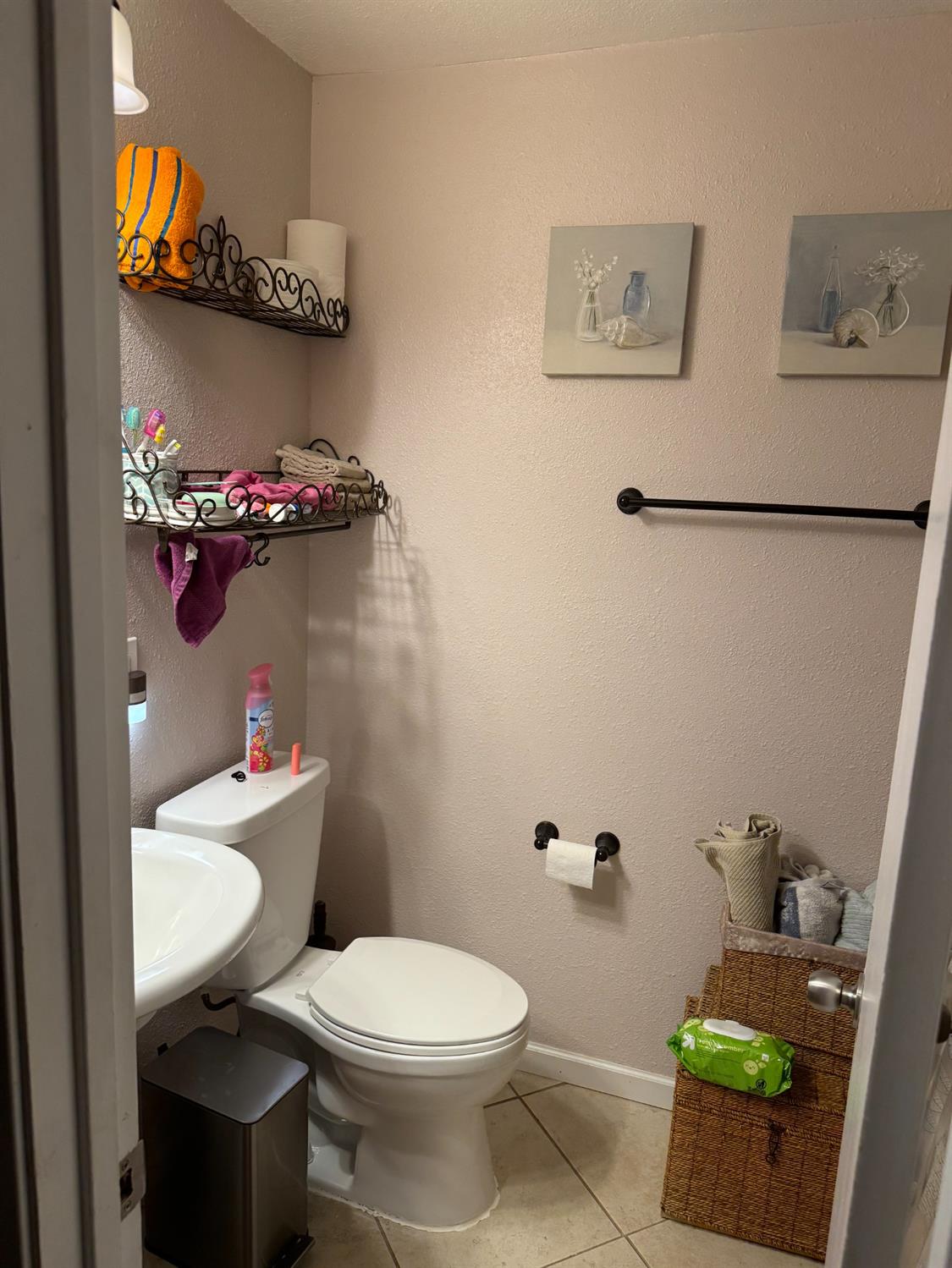 Detail Gallery Image 9 of 16 For 323 N 3rd St, Los Banos,  CA 93635 - 3 Beds | 2 Baths