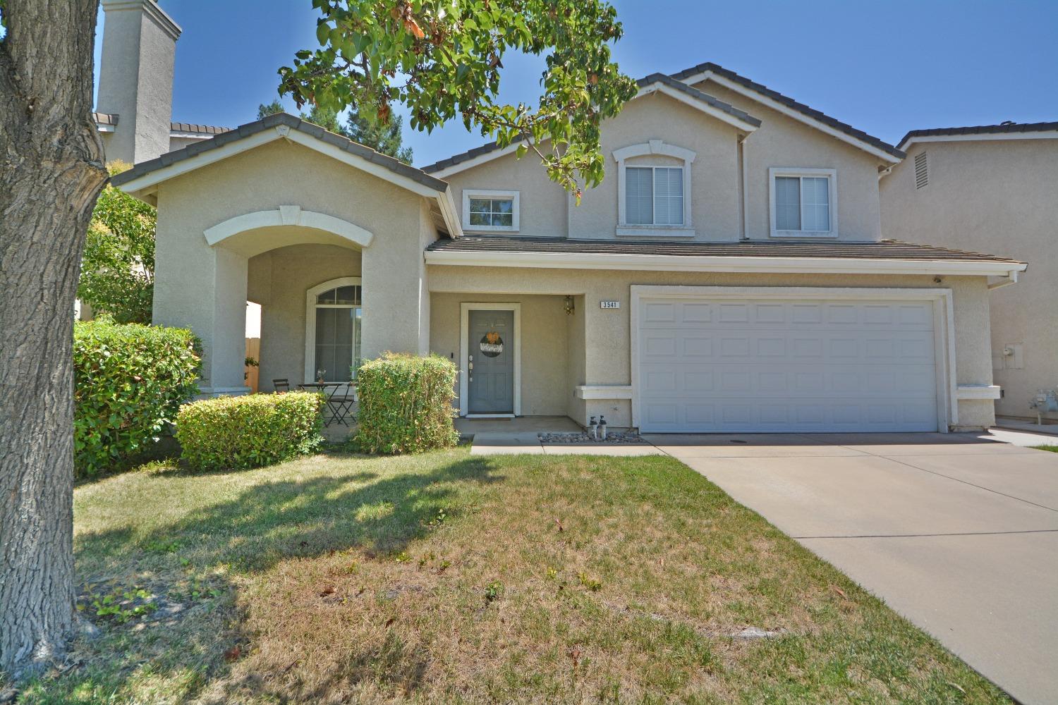 Detail Gallery Image 2 of 25 For 3541 Hepburn Cir, Stockton,  CA 95209 - 4 Beds | 2/1 Baths