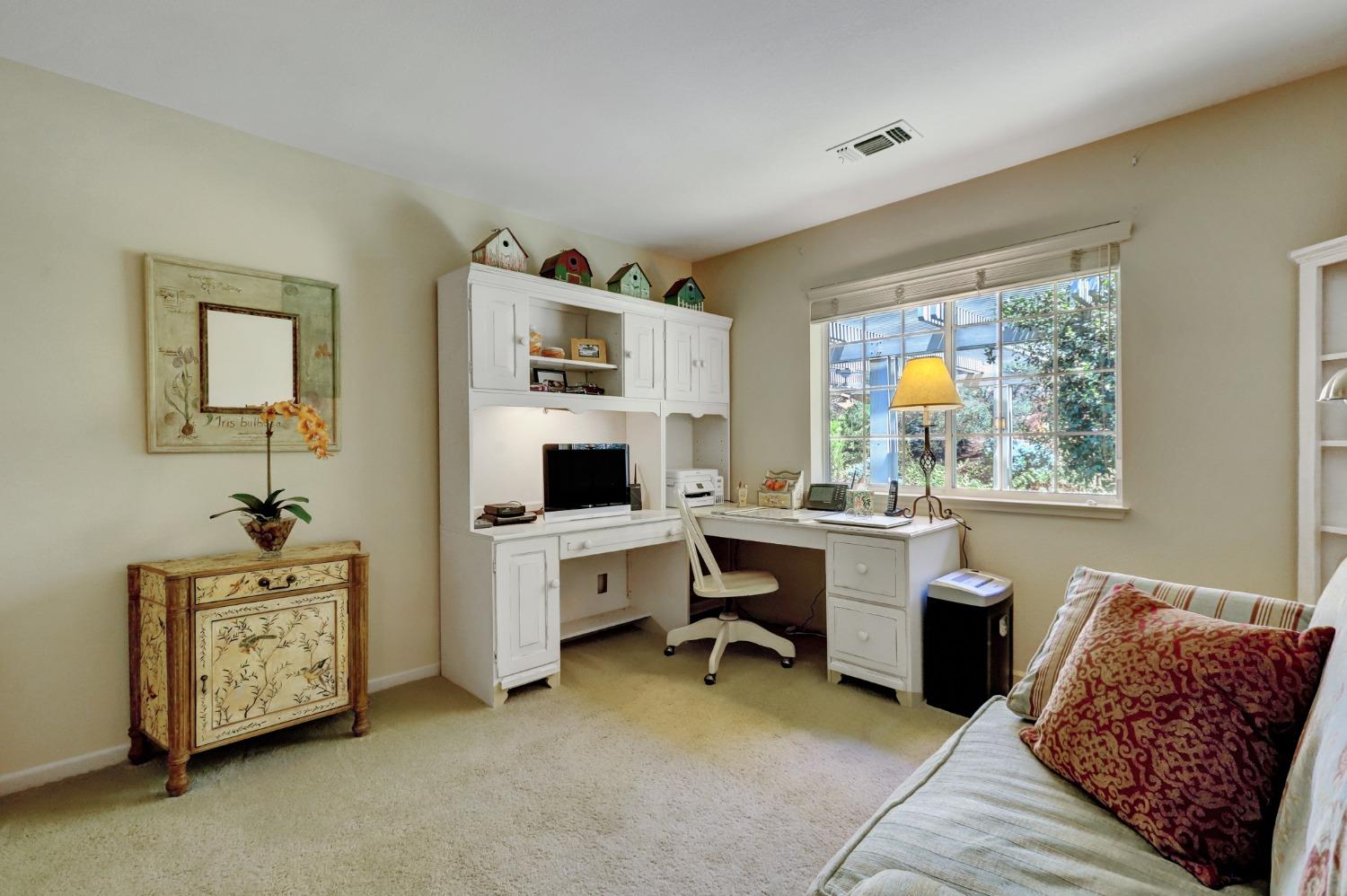 Round Valley Circle, Grass Valley, California image 19