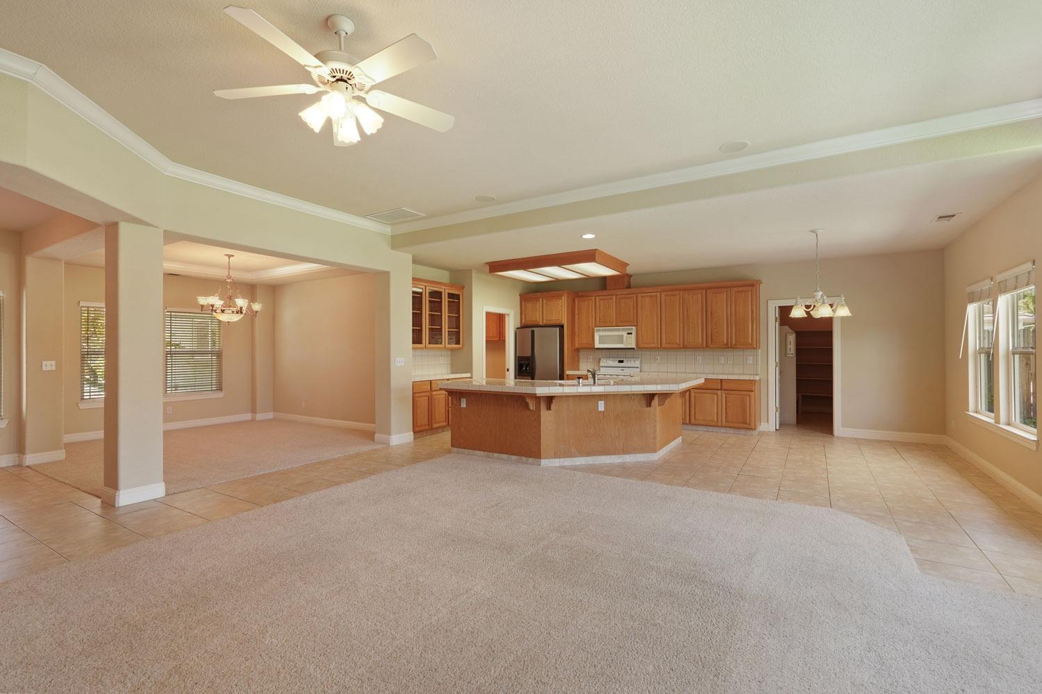 Detail Gallery Image 9 of 51 For 2837 Stratford Ln, Lodi,  CA 95242 - 3 Beds | 2 Baths