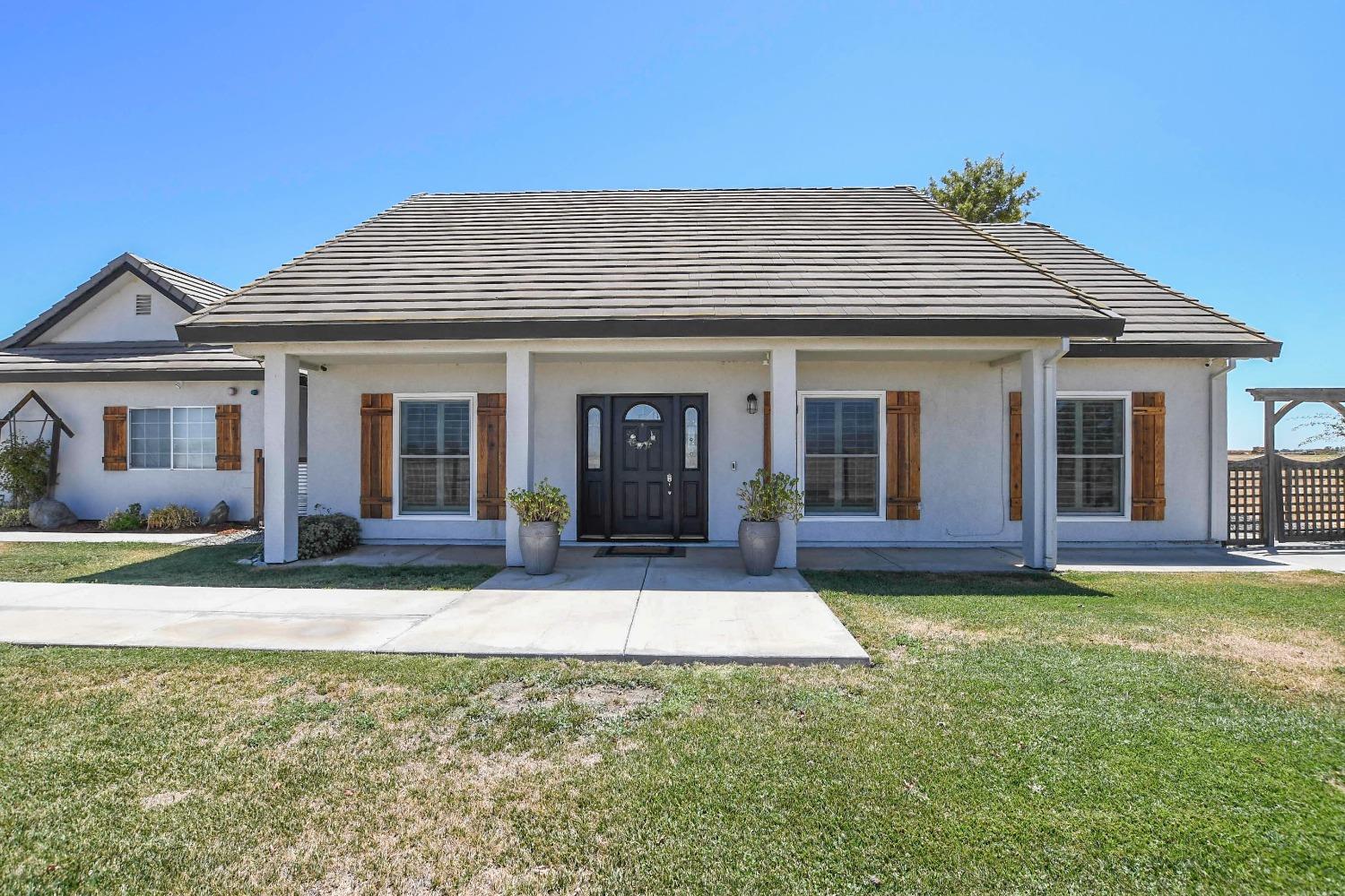 Detail Gallery Image 8 of 77 For 20505 County Road 93, Woodland,  CA 95695 - 4 Beds | 2/1 Baths