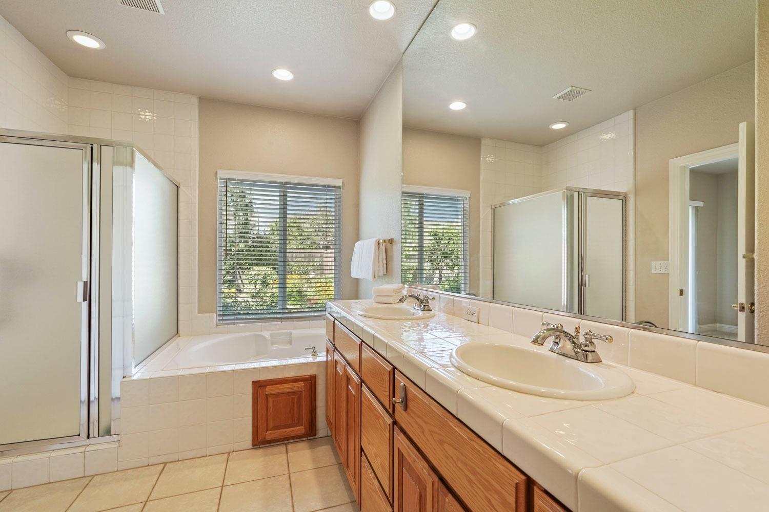 Detail Gallery Image 33 of 51 For 2837 Stratford Ln, Lodi,  CA 95242 - 3 Beds | 2 Baths