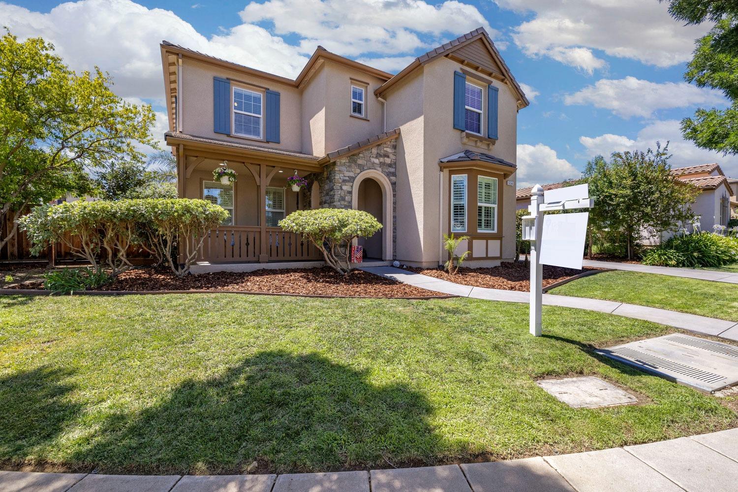 Detail Gallery Image 2 of 79 For 554 W Privado Way, Mountain House,  CA 95391 - 5 Beds | 4/1 Baths