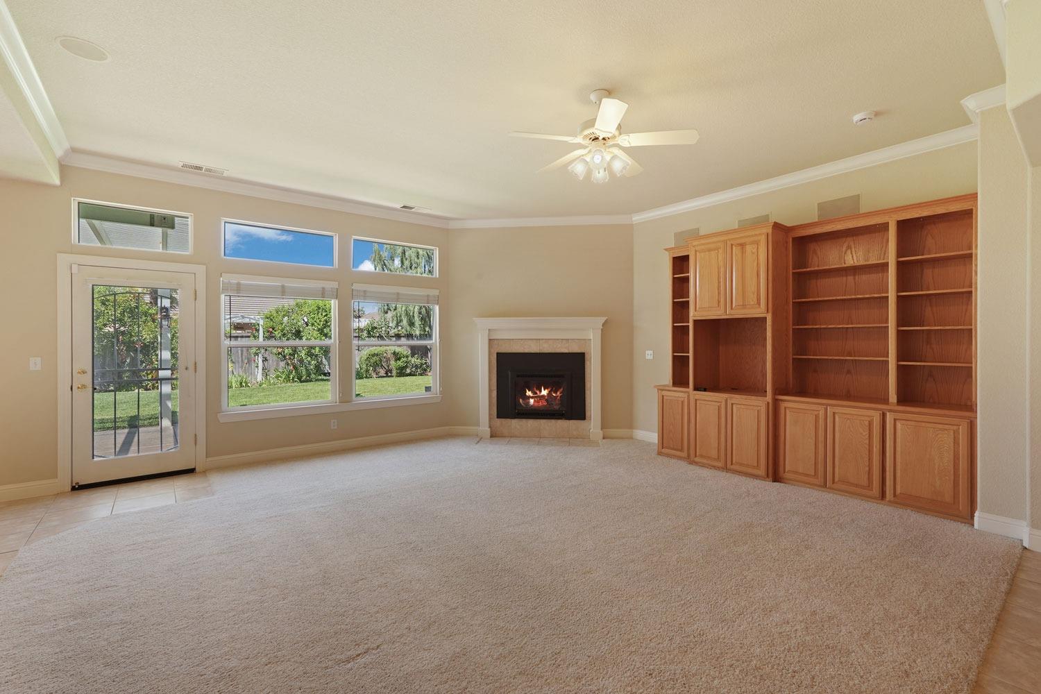 Detail Gallery Image 7 of 51 For 2837 Stratford Ln, Lodi,  CA 95242 - 3 Beds | 2 Baths